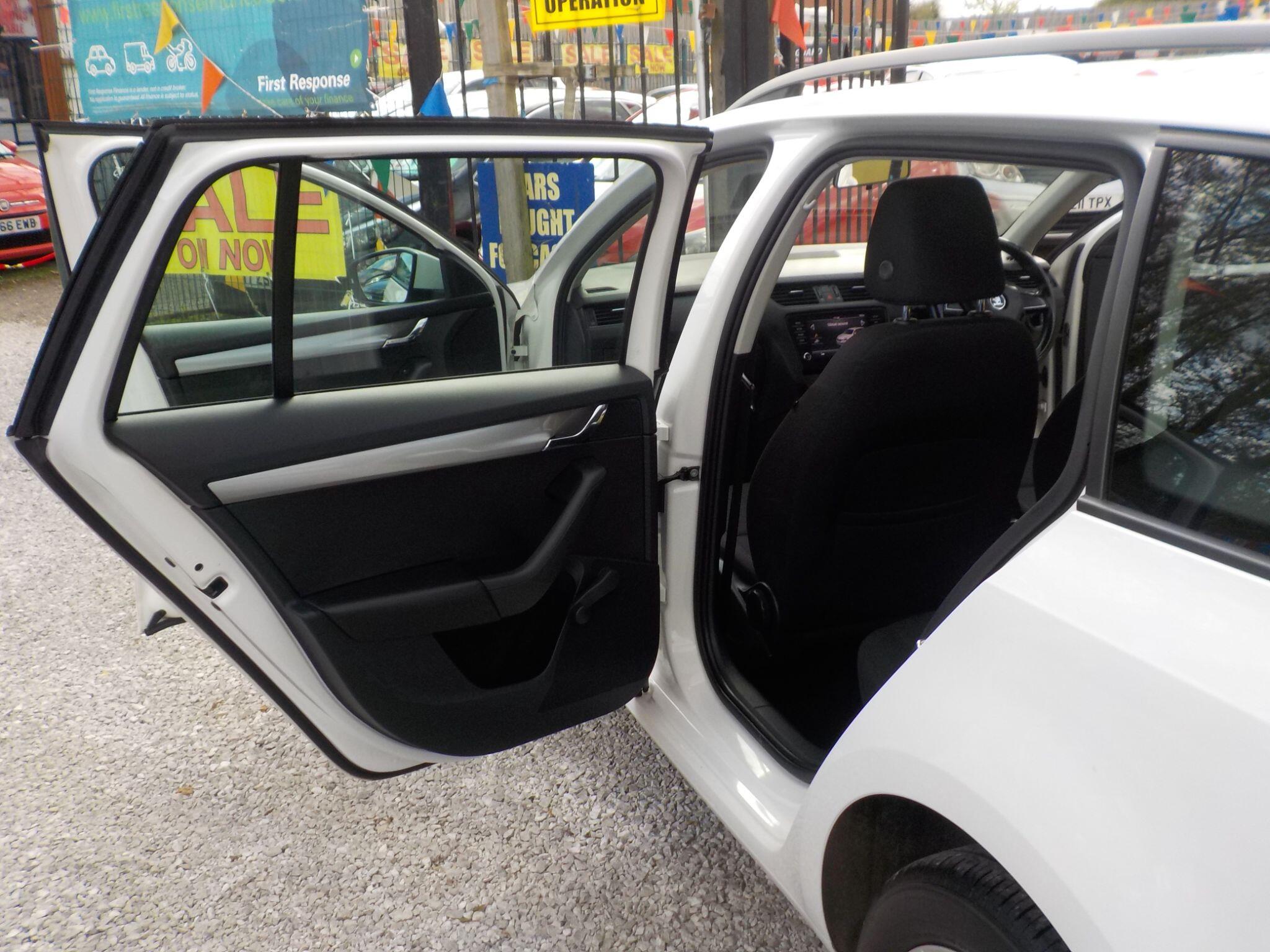 Skoda Octavia 1.6 TDI CR S Estate 5dr Diesel Manual Euro 6 (s/s) (115 ps)