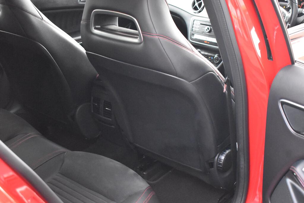 Mercedes-Benz Gla view 30