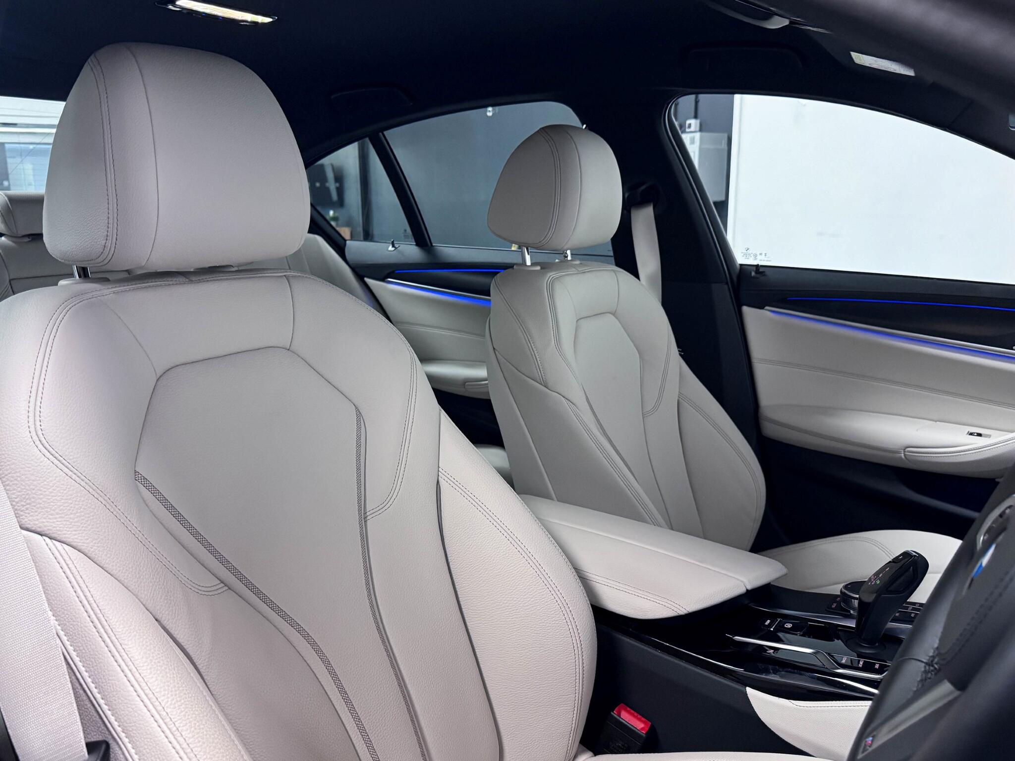 BMW 5 Series view 27