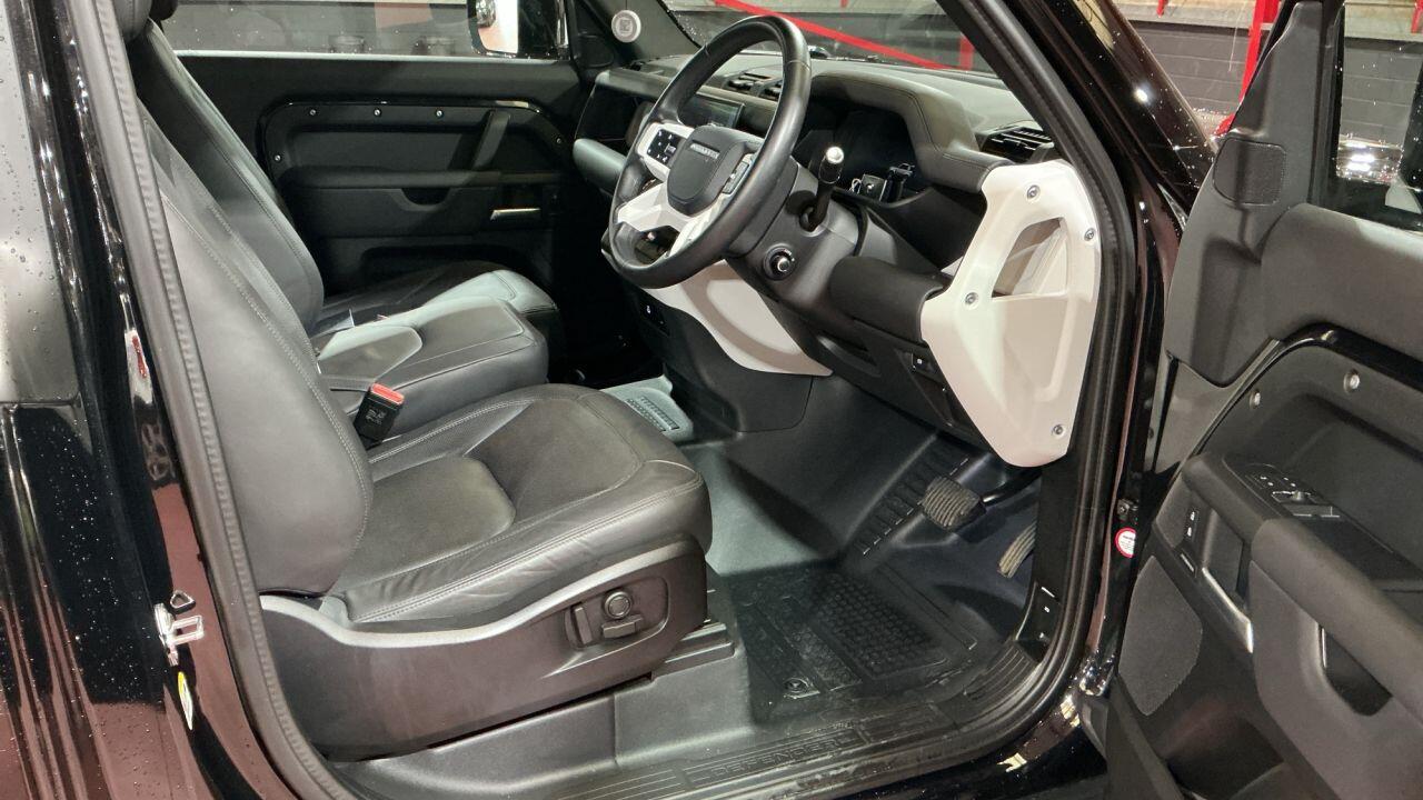 Land Rover Defender view 6