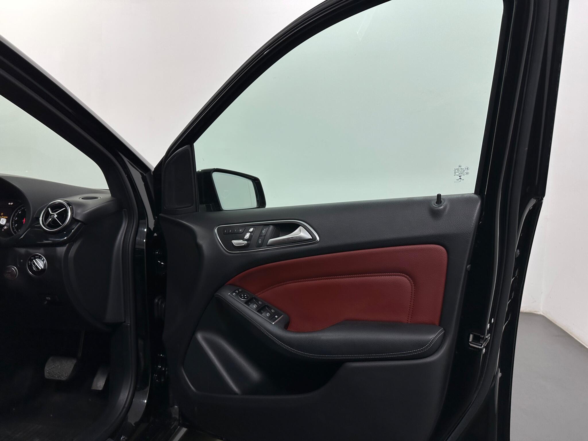 Mercedes-Benz B Class view 35
