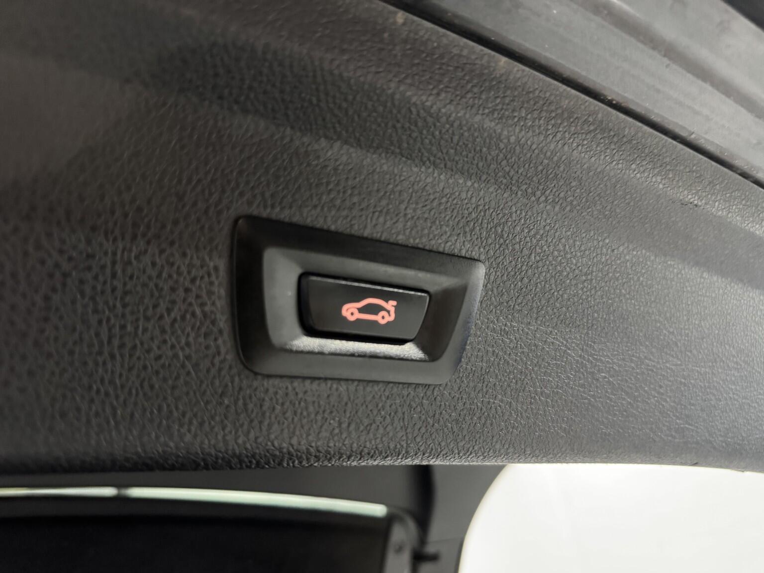 BMW 3 Series view 28