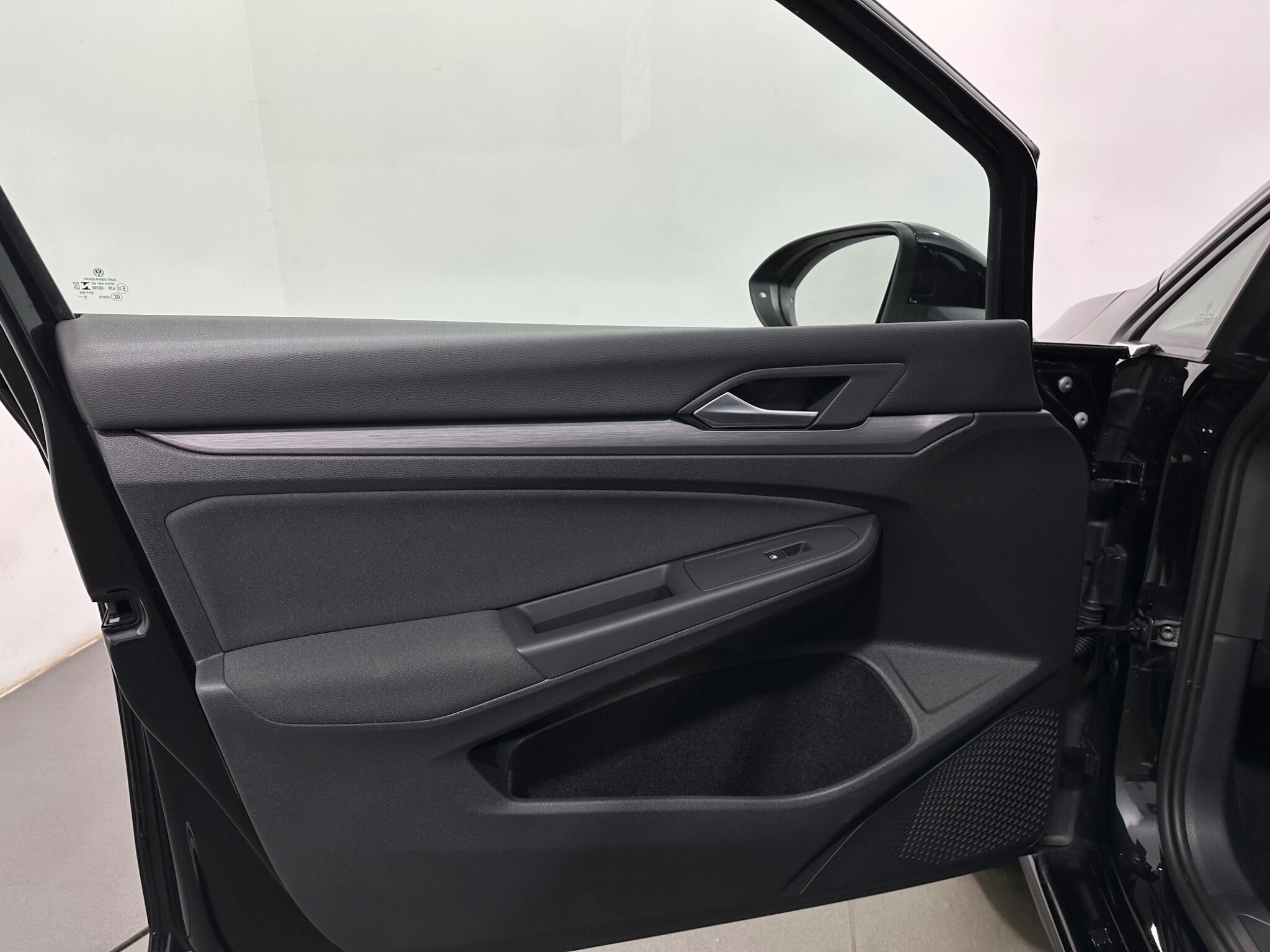 Volkswagen Golf view 37