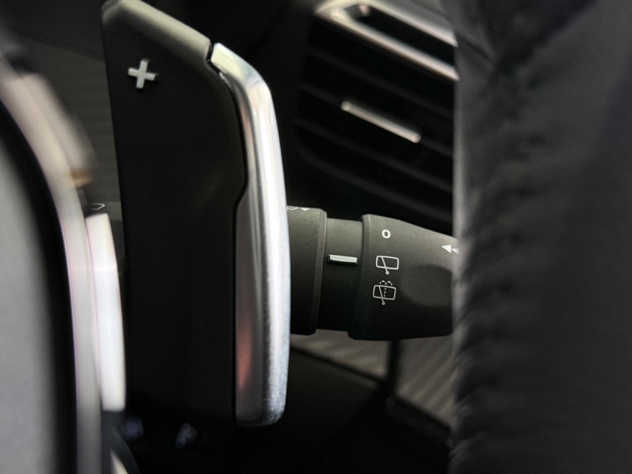 Peugeot 208 view 21