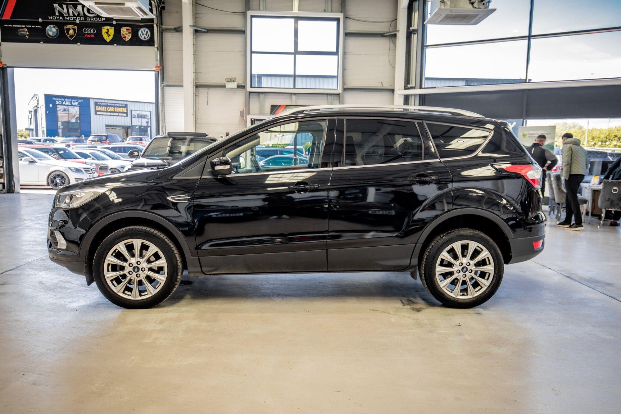 Ford Kuga view 32