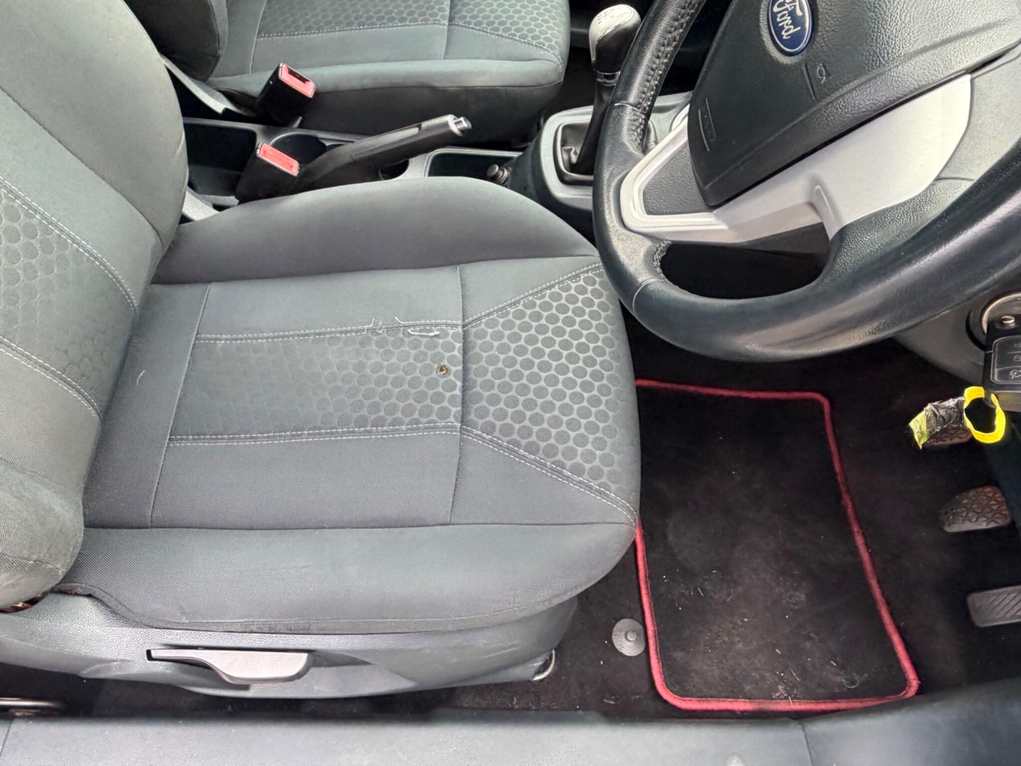 Ford Fiesta view 13