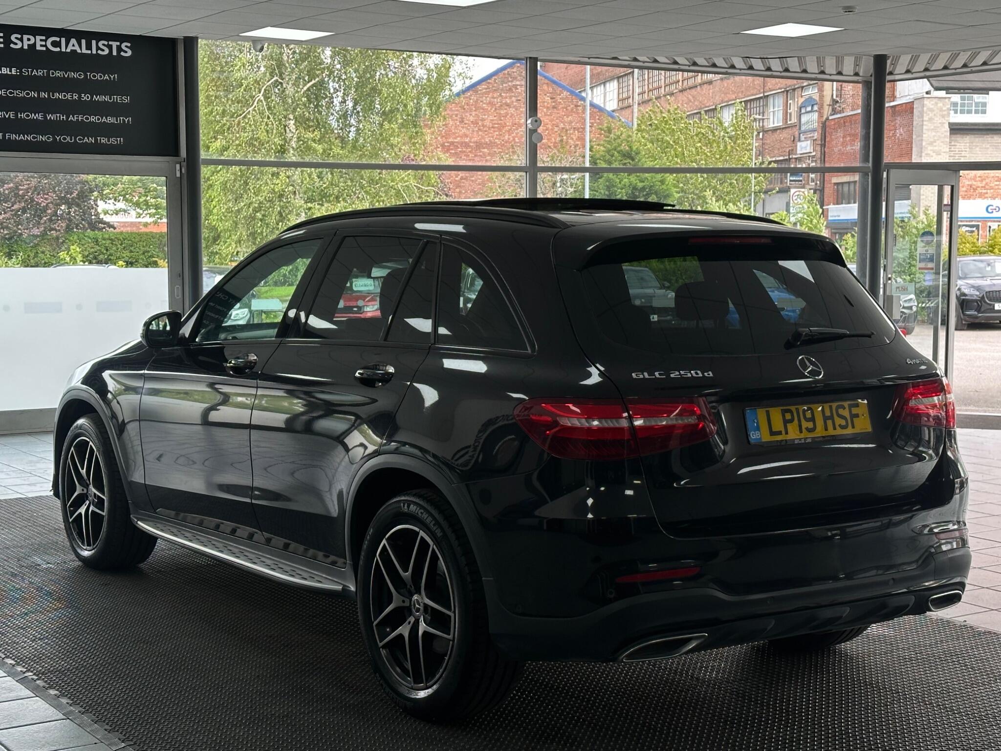 Mercedes-Benz GLC view 11
