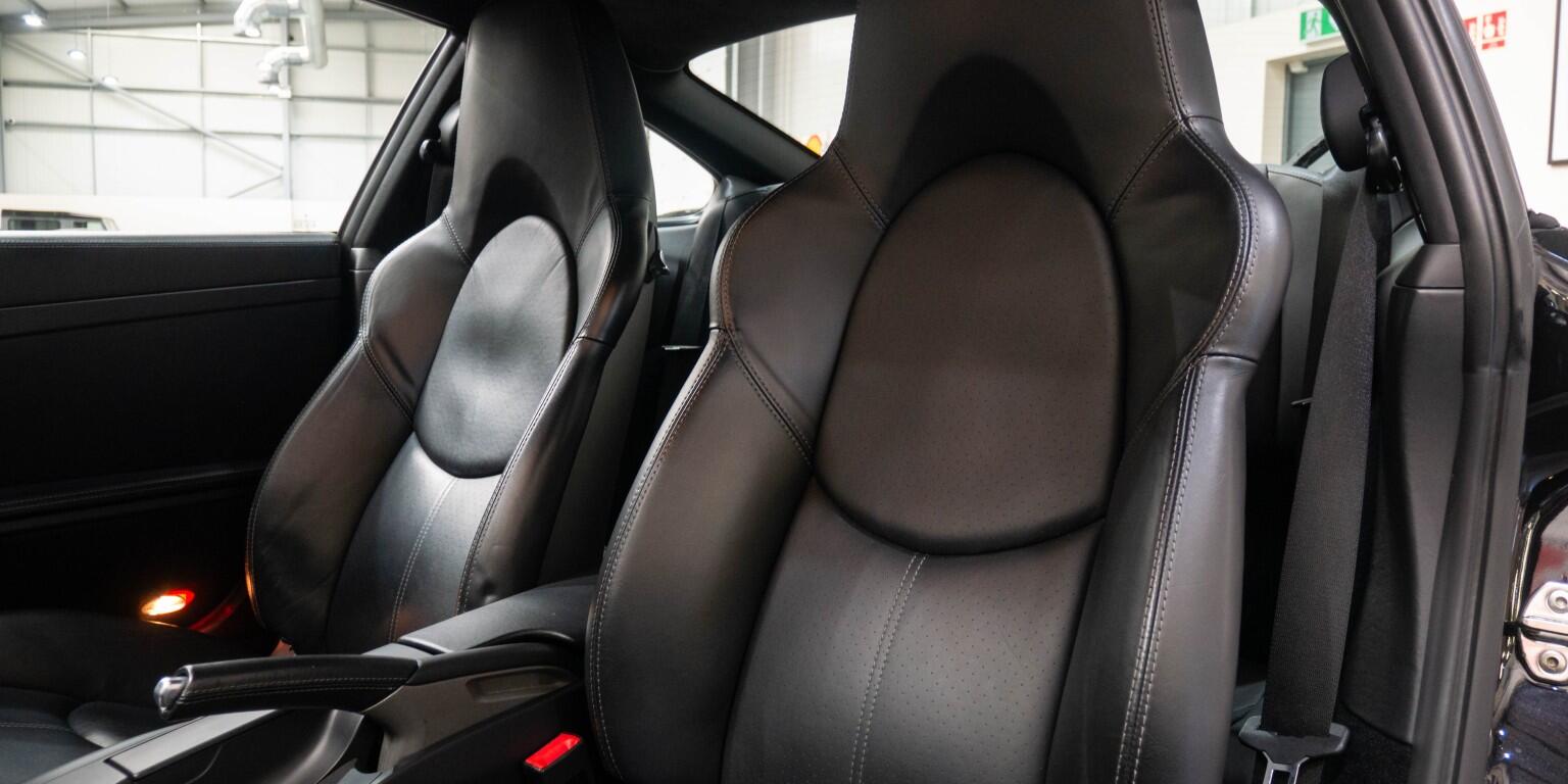 Porsche 911 view 18