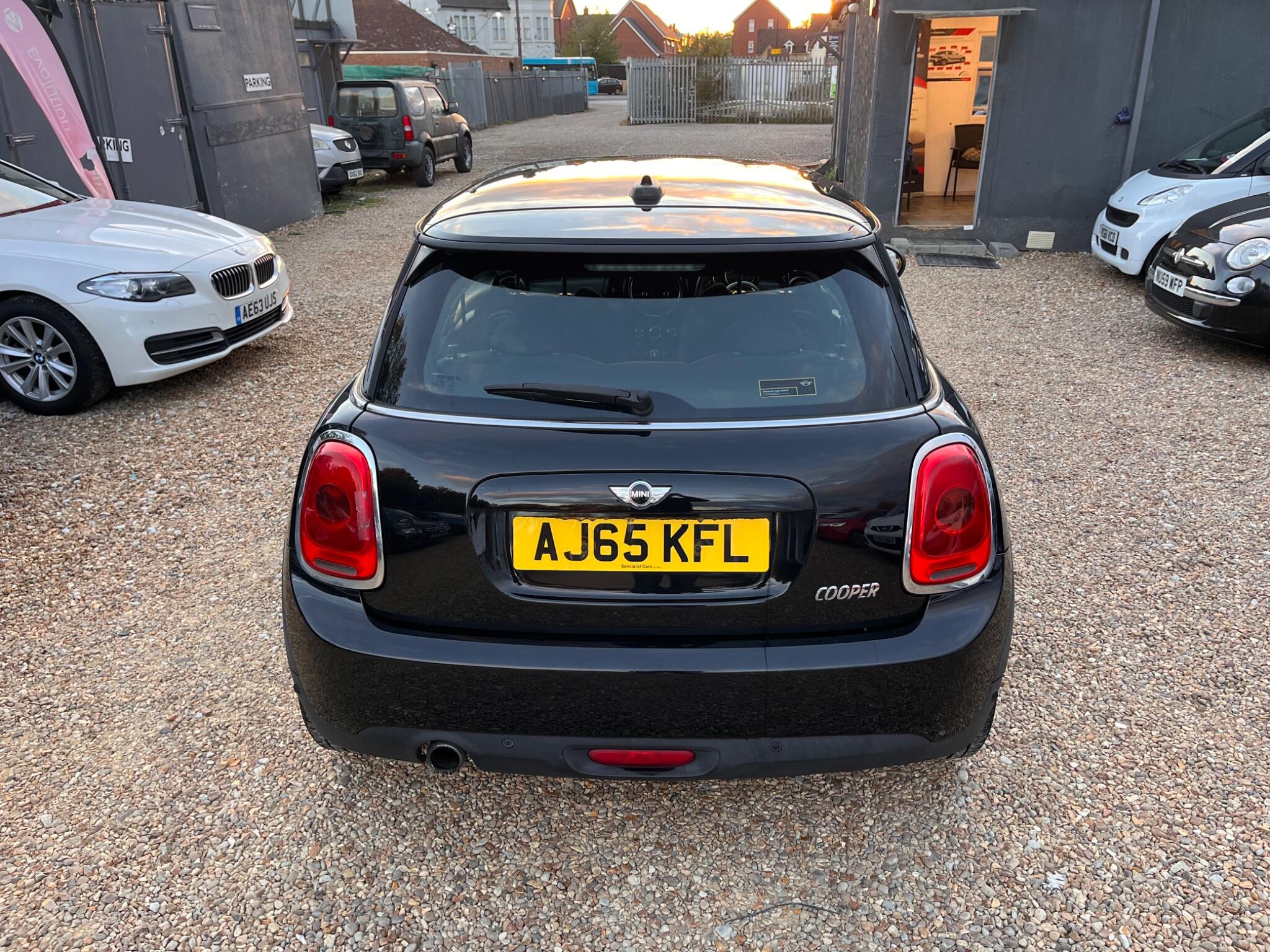MINI Hatch view 16