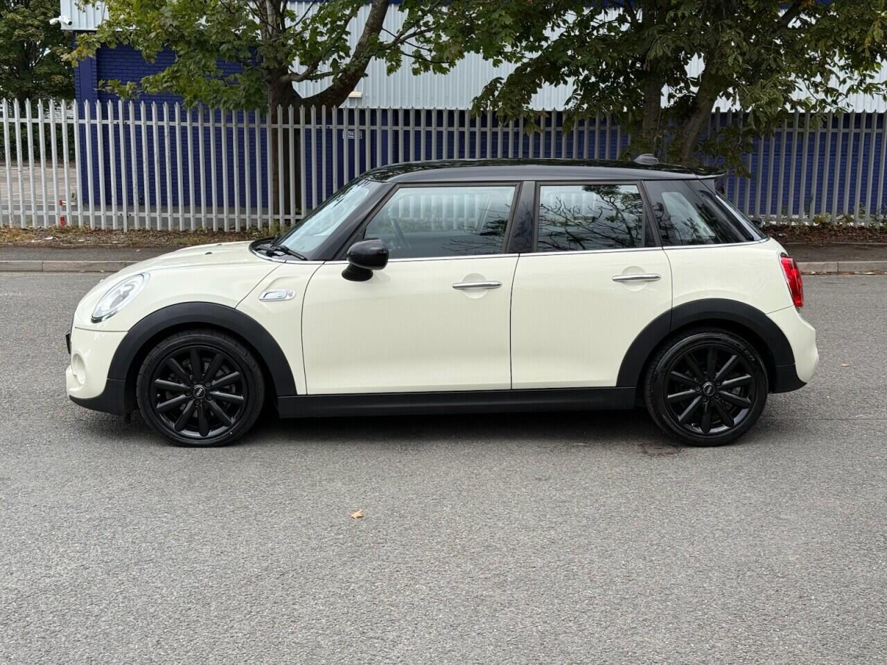 Mini Cooper view 4