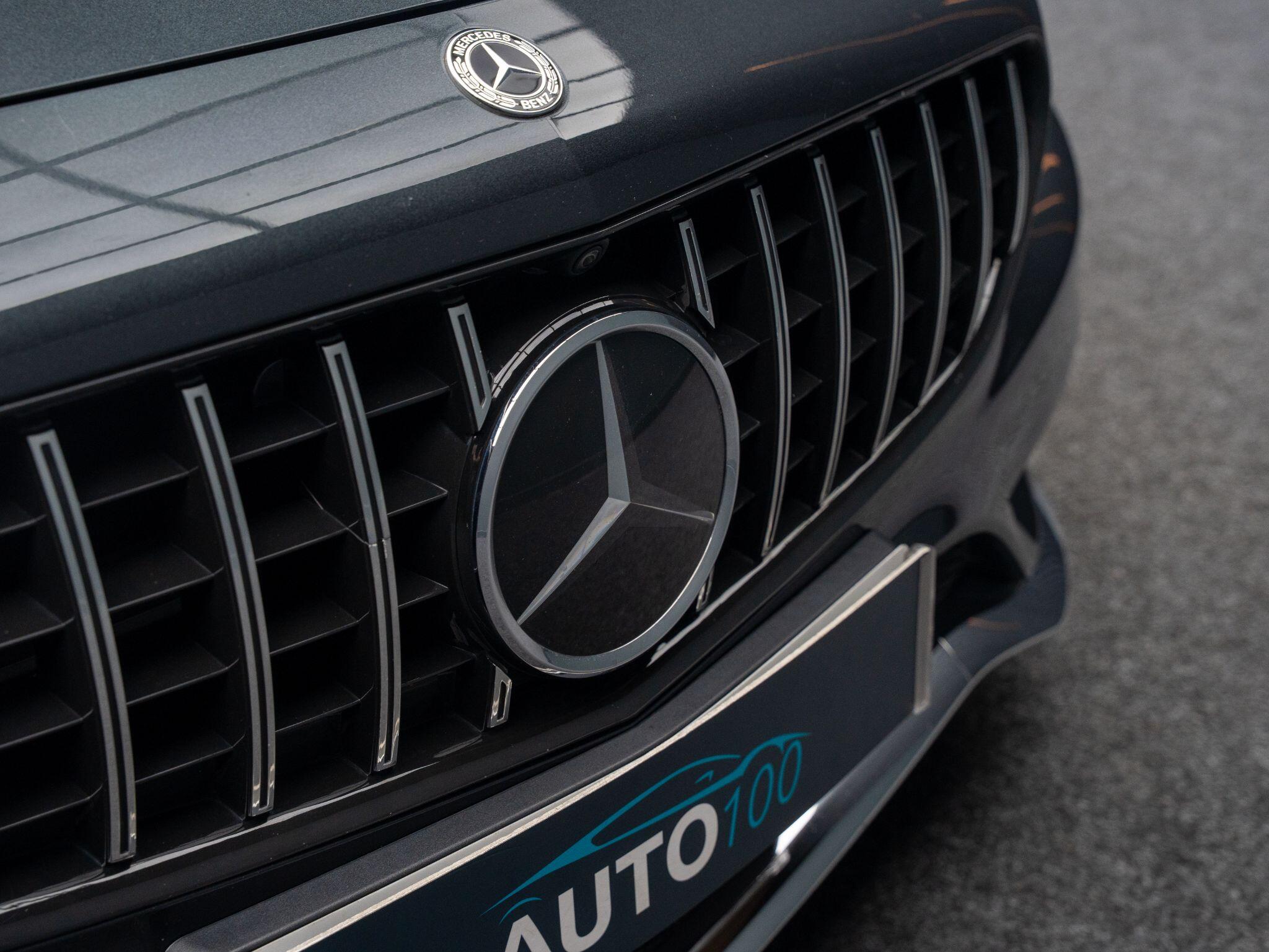 Mercedes-Benz S-Class view 26