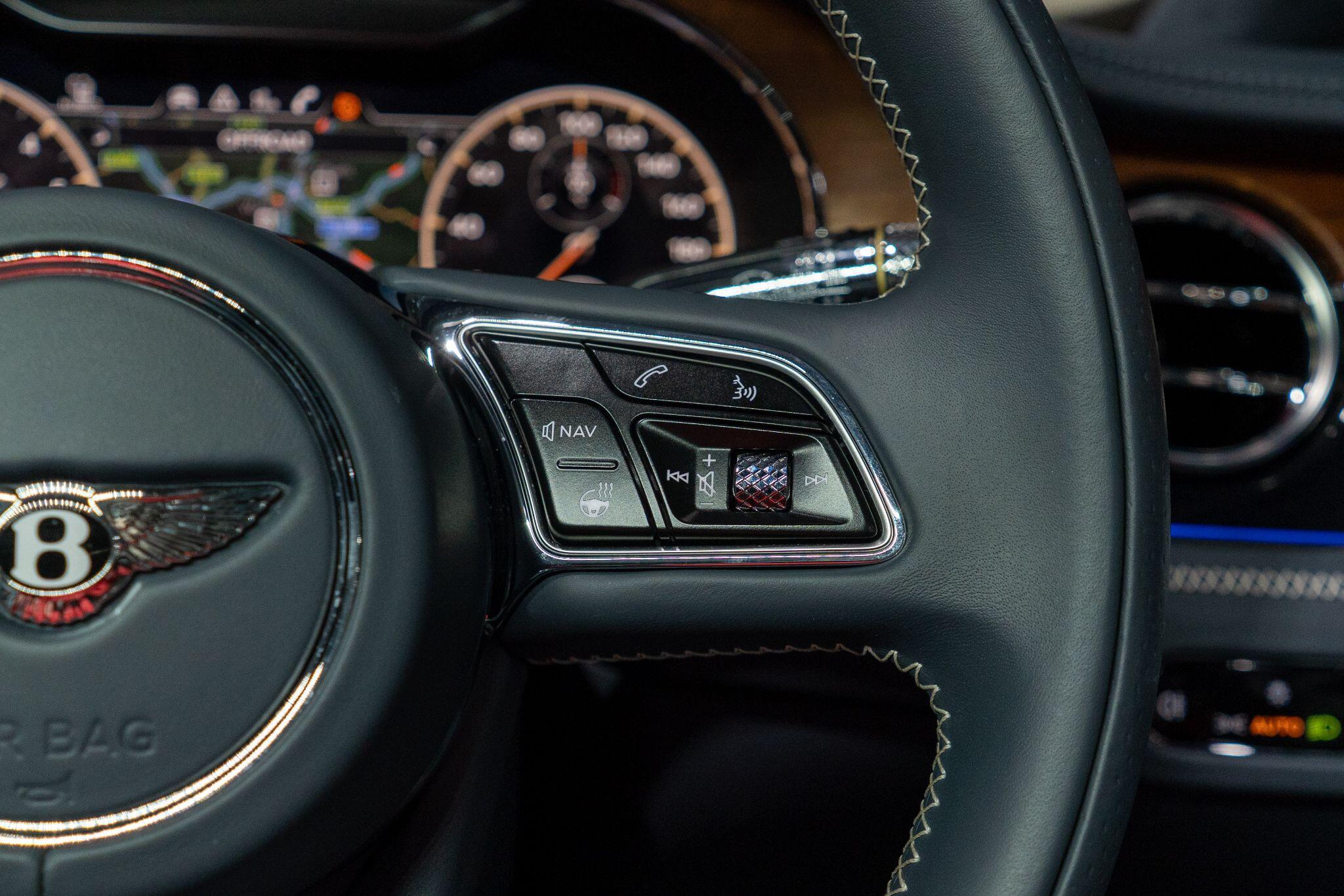 Bentley Flying Spur view 42