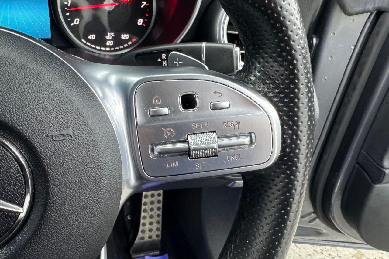 Mercedes-Benz C-Class view 22