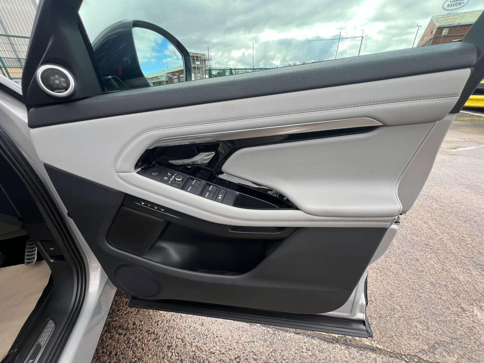 Land Rover Range Rover Evoque view 20