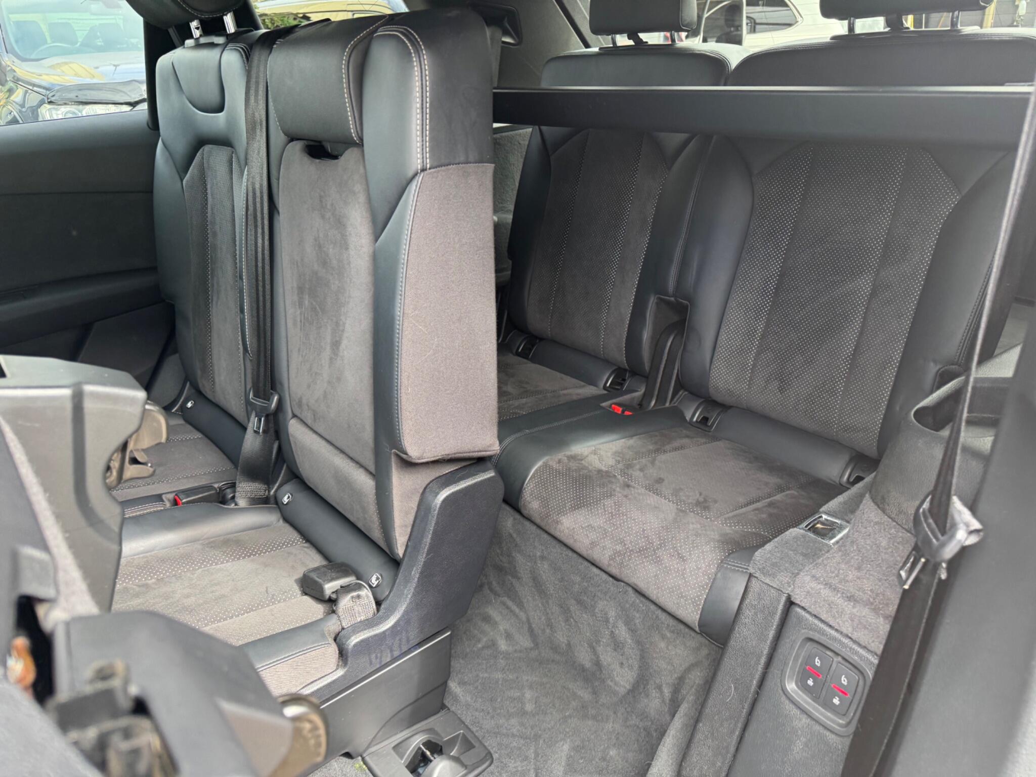 Audi Q7 view 21