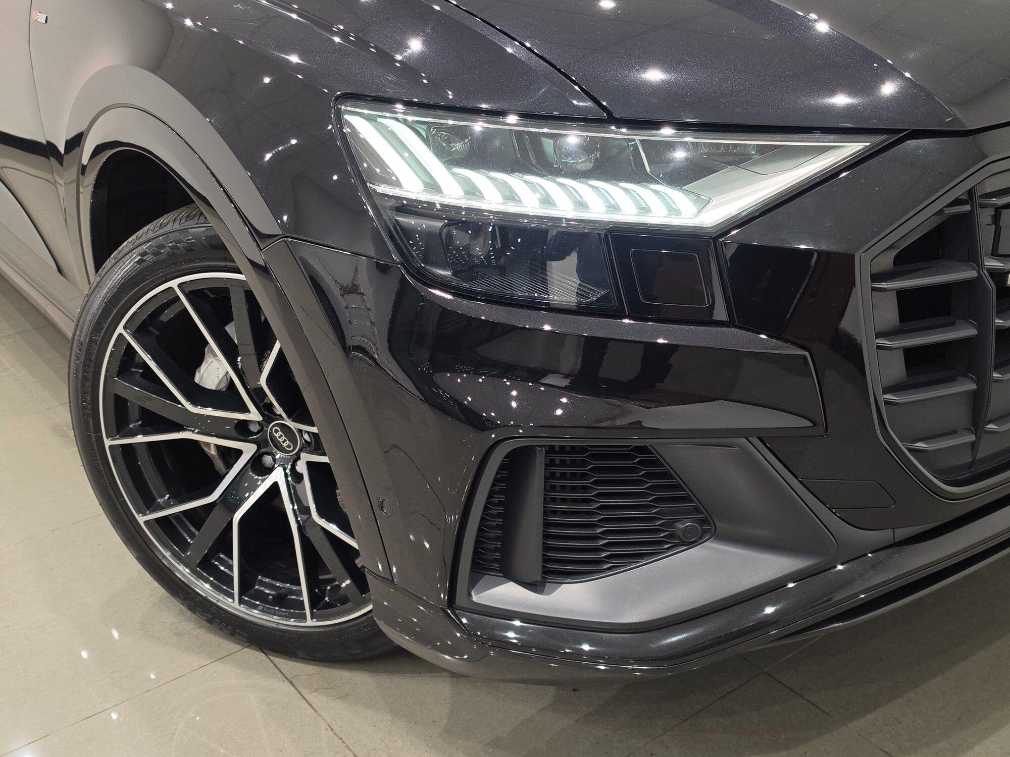 Audi Q8 view 61