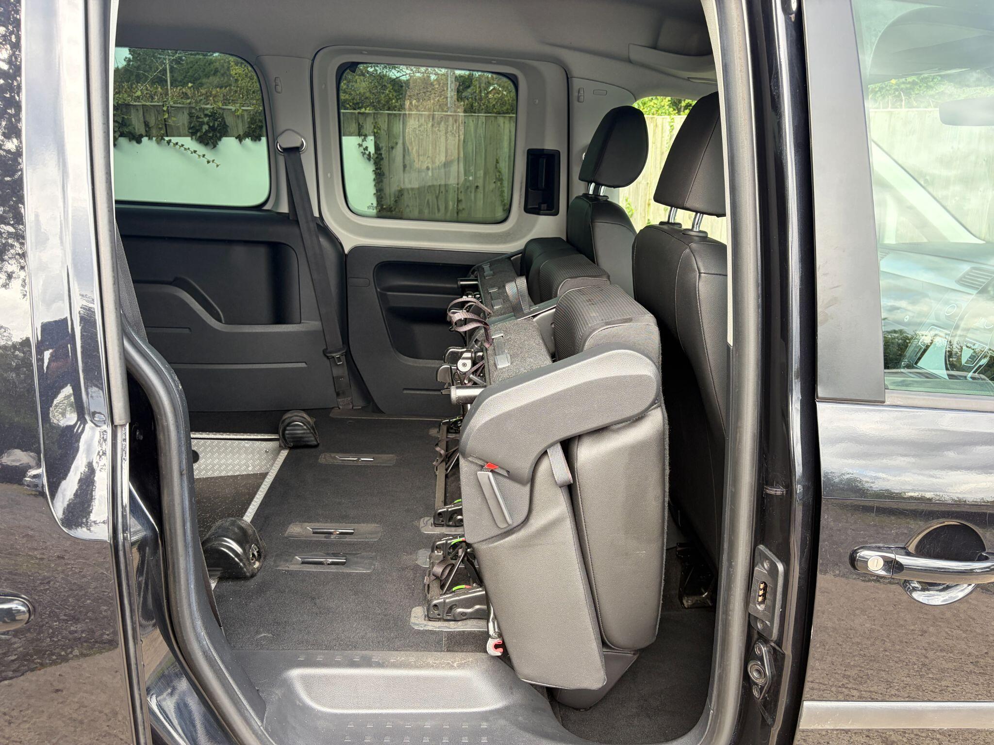 Volkswagen Caddy Maxi Life view 20