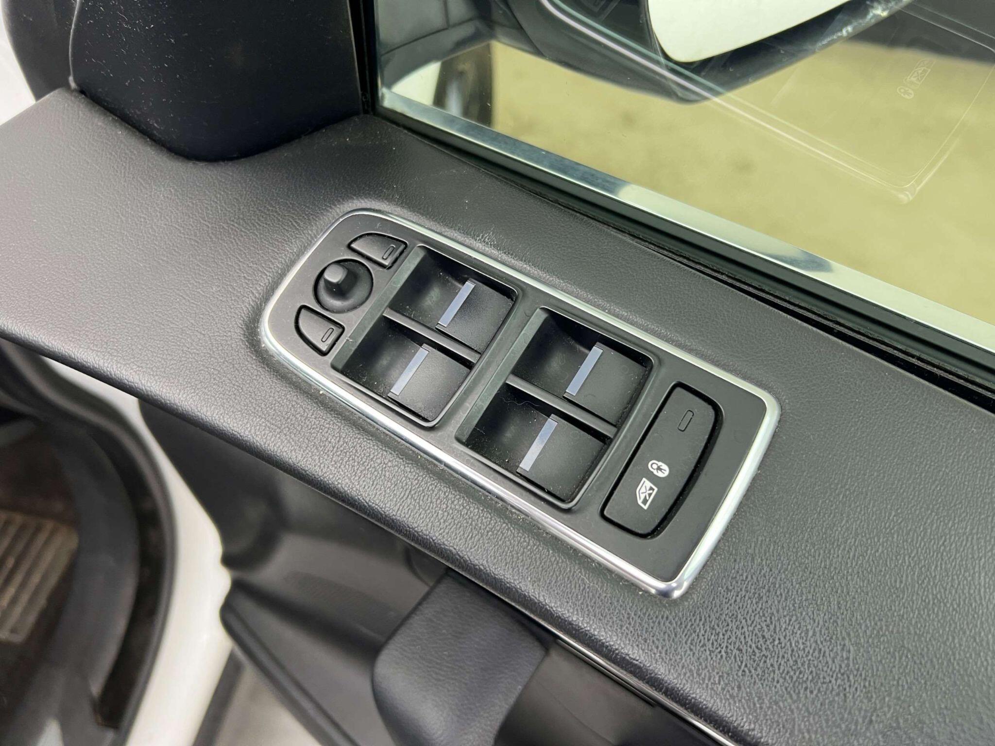 Jaguar F-Pace view 21