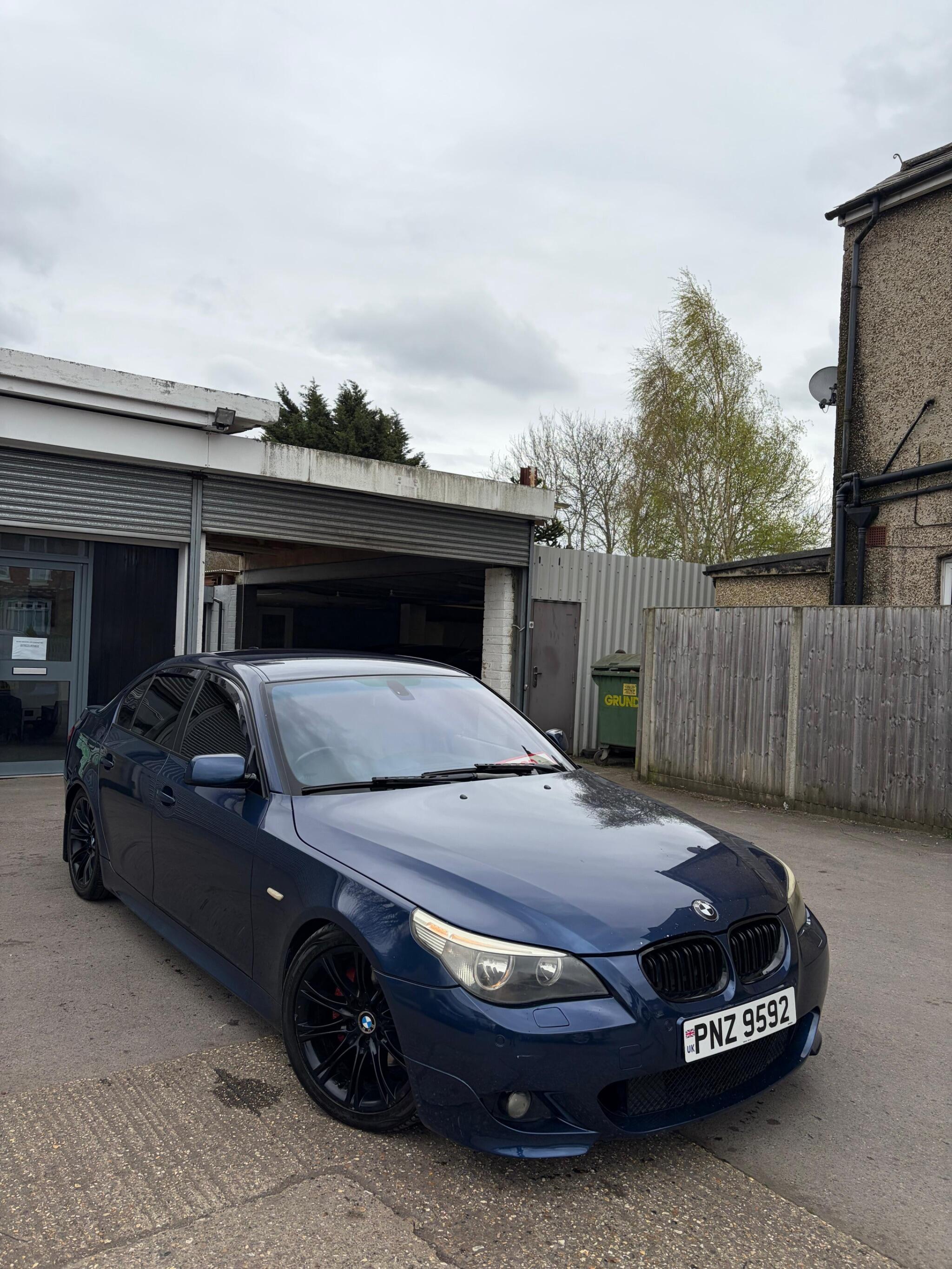 2004 BMW 5 Series 3.0 530d Sport Auto Euro 4 4dr image 2