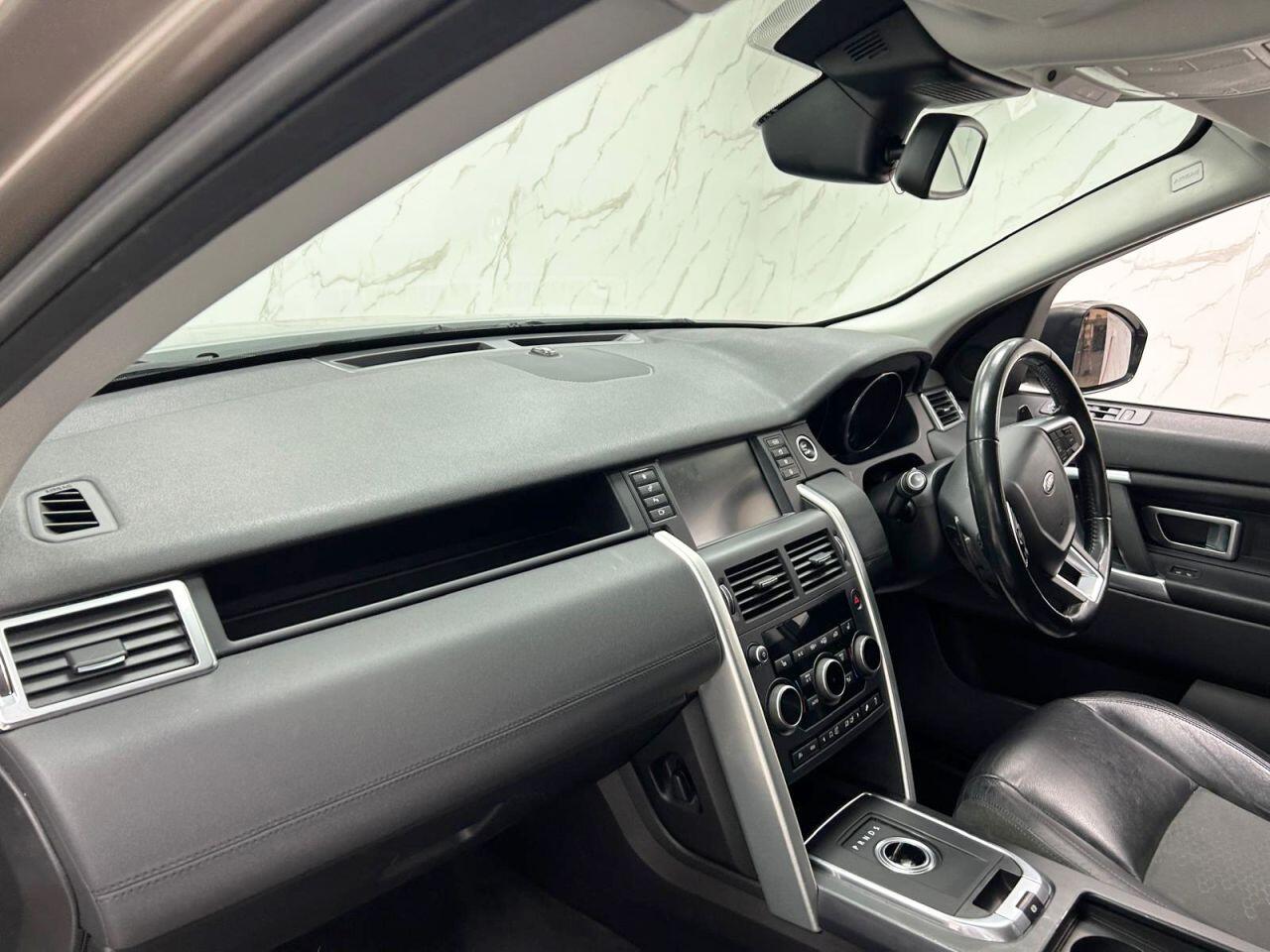 Land Rover Discovery Sport view 11