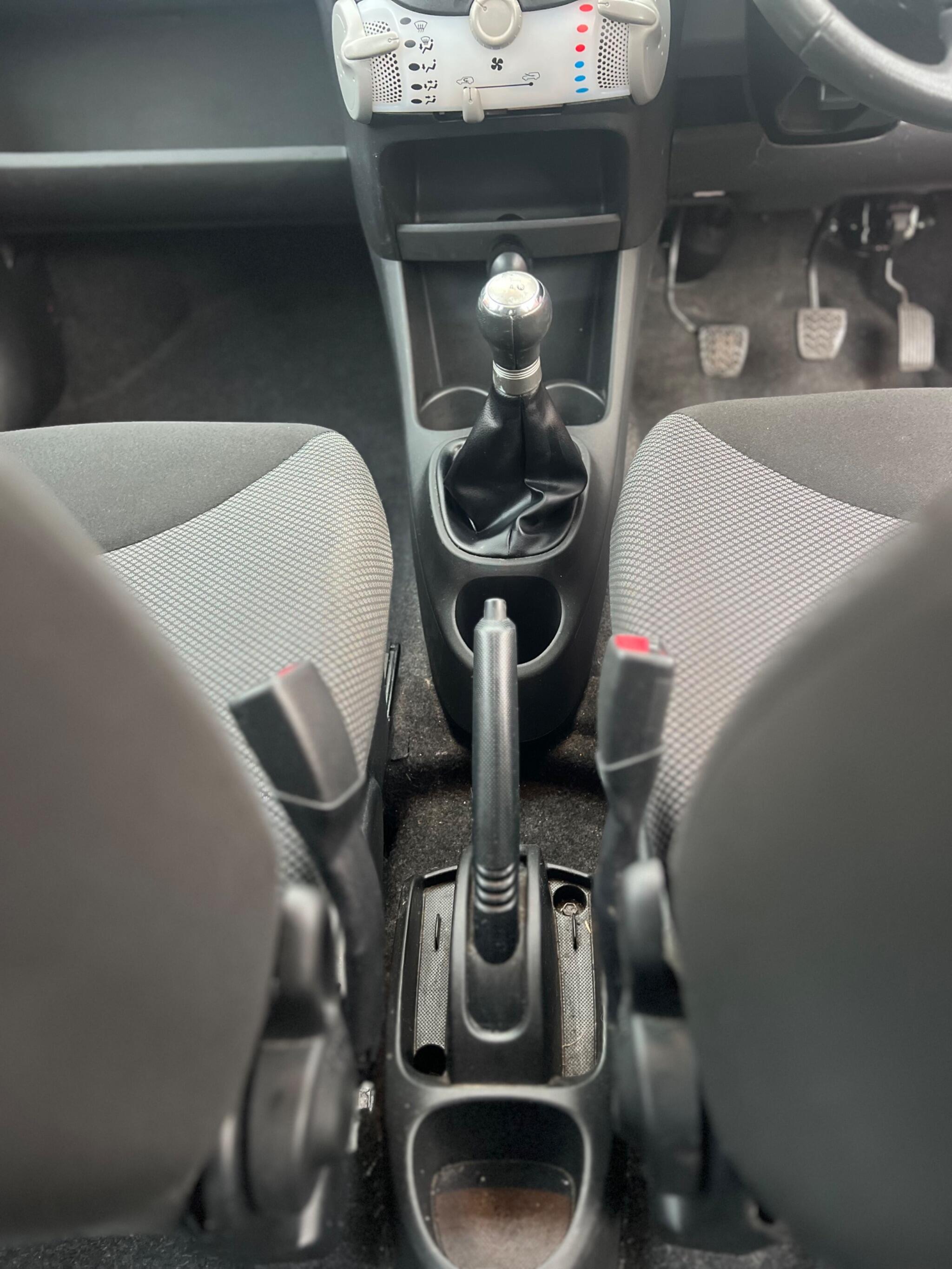 2014 Toyota AYGO image 8