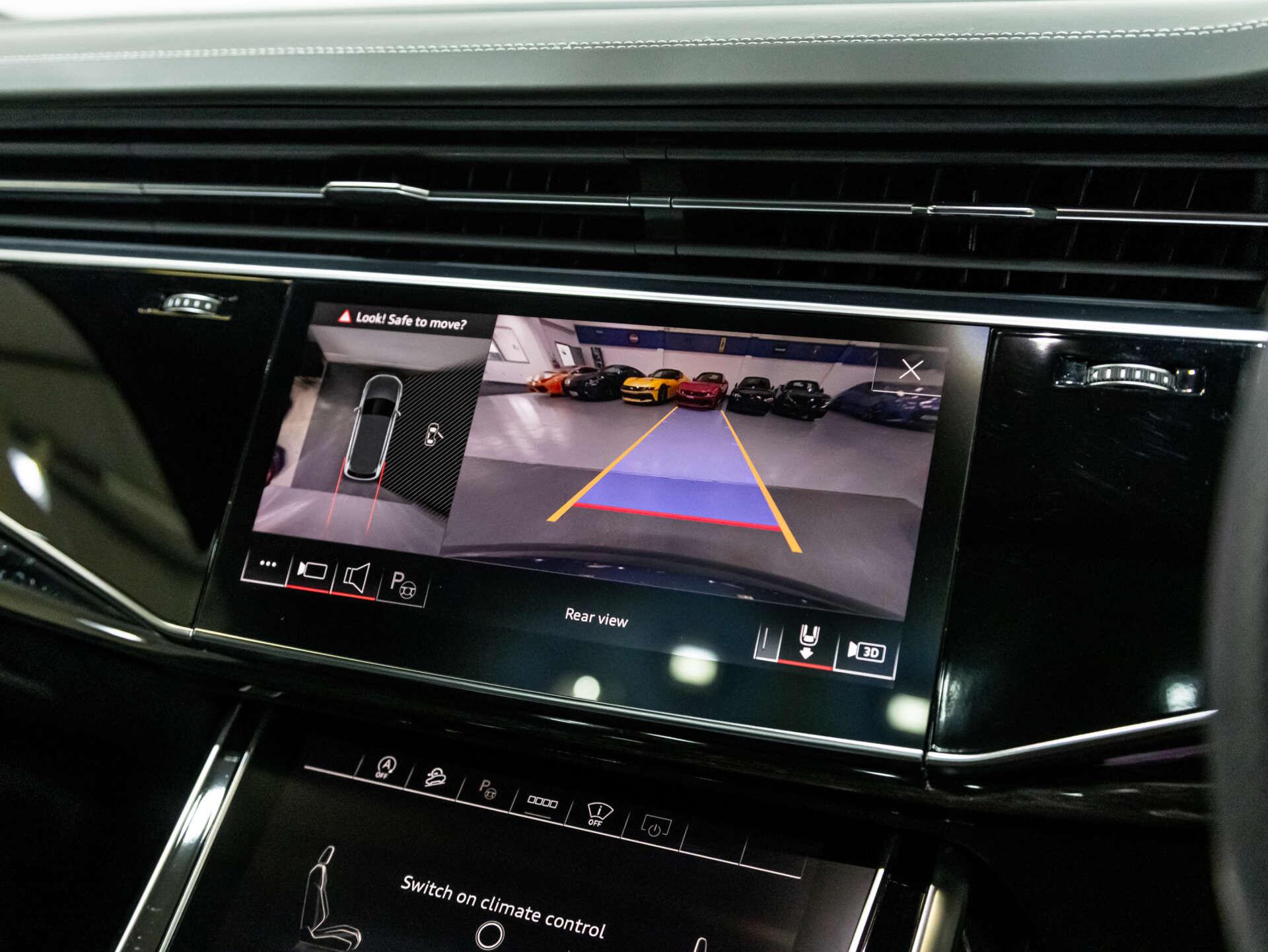 Audi Q7 view 42