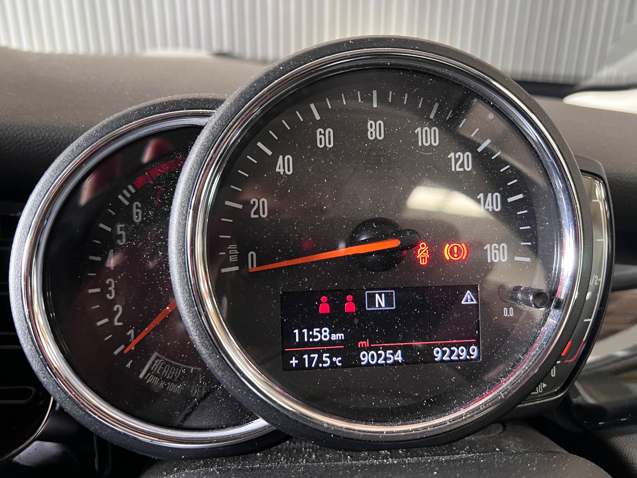 Mini Hatch view 29