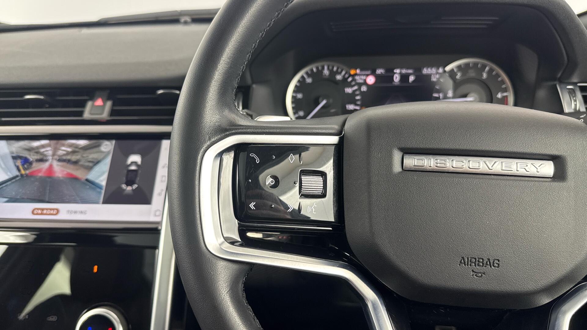 Land Rover Discovery Sport view 44