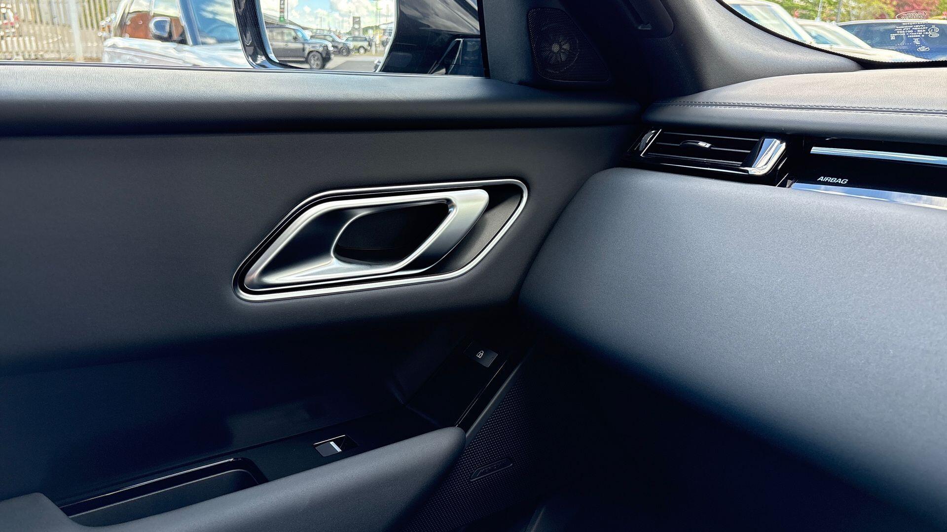Land Rover Range Rover Velar view 37