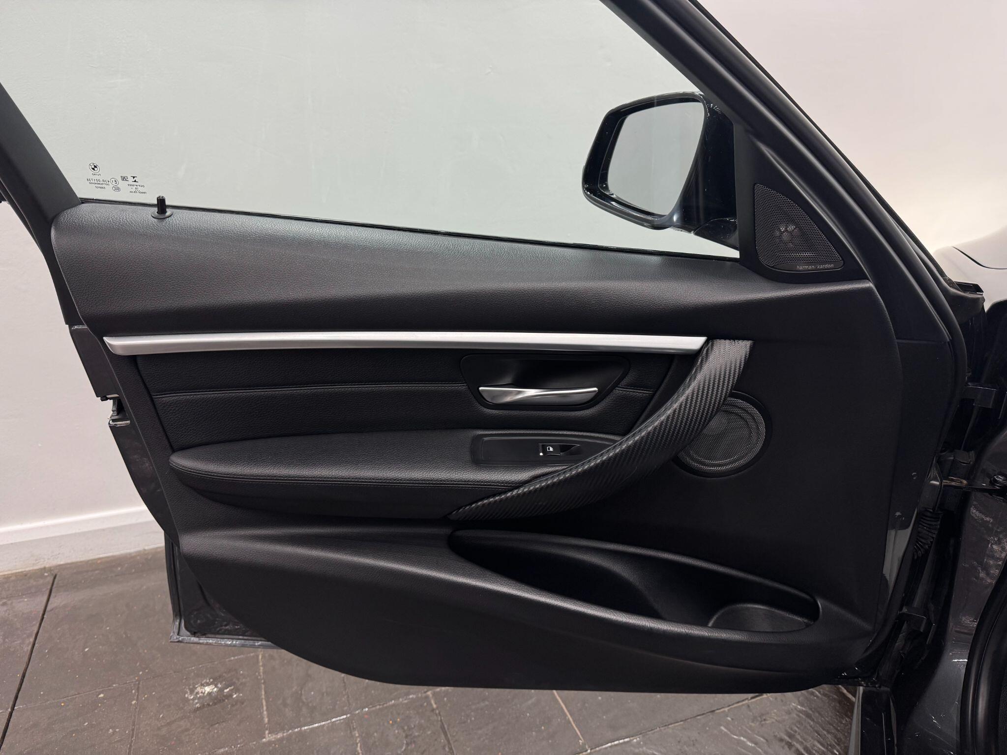 BMW 3 Series view 50