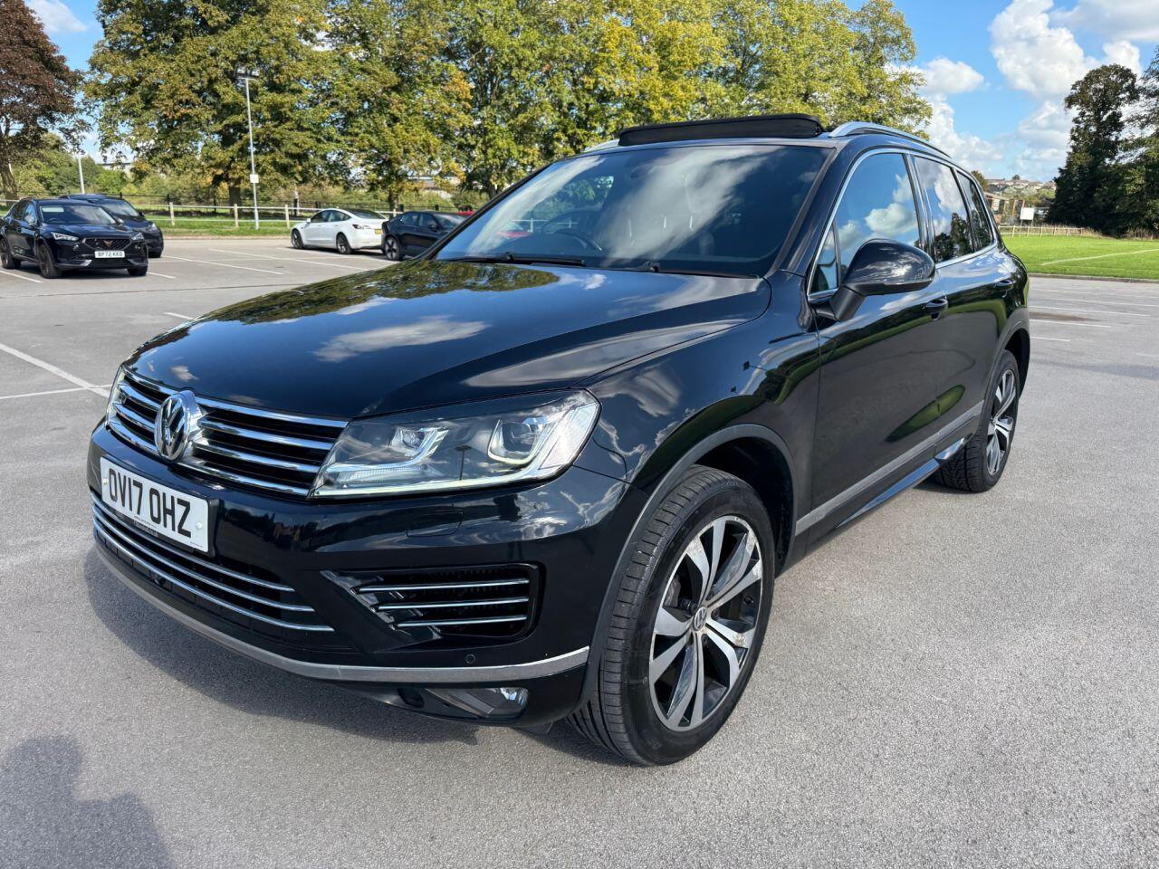 Volkswagen Touareg view 10