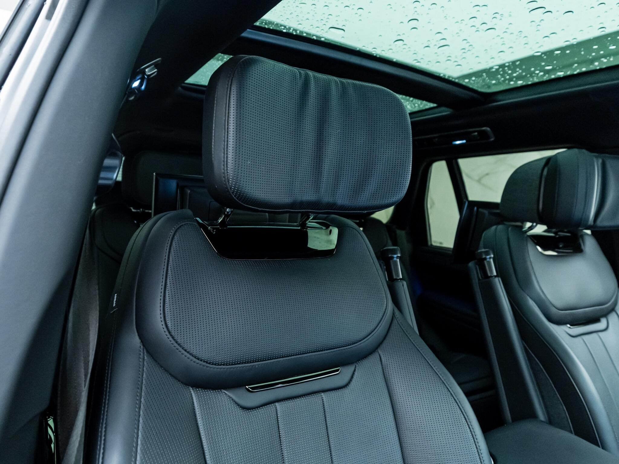 Land Rover Range Rover view 16