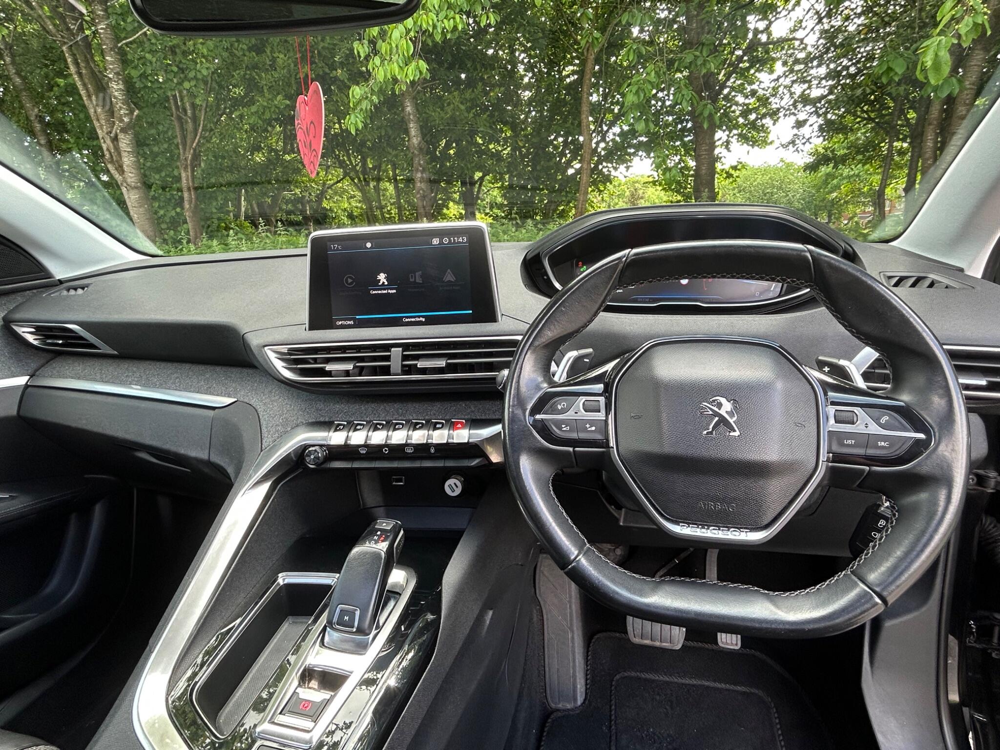 Peugeot 3008 view 11
