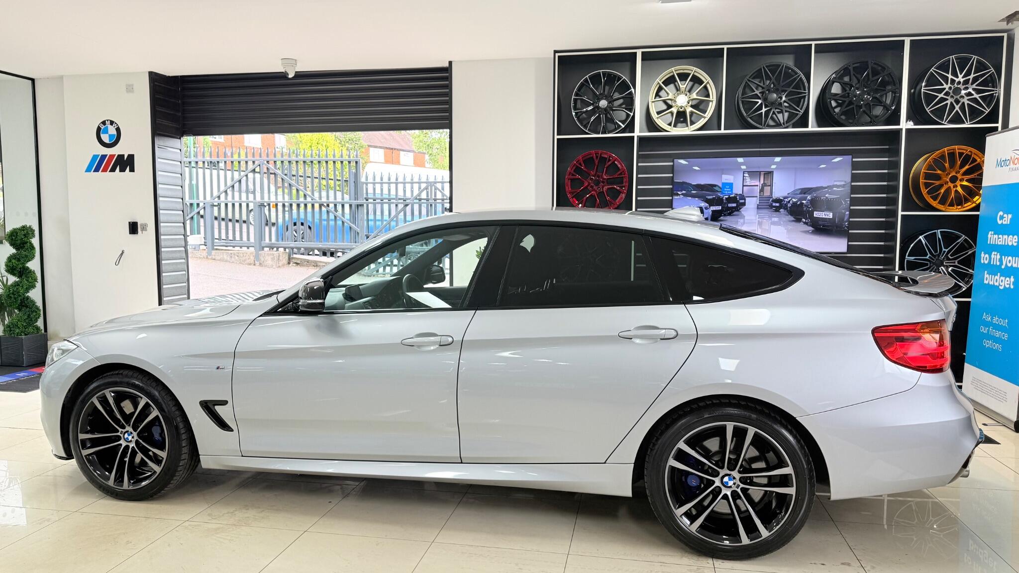 BMW 3 Series view 14