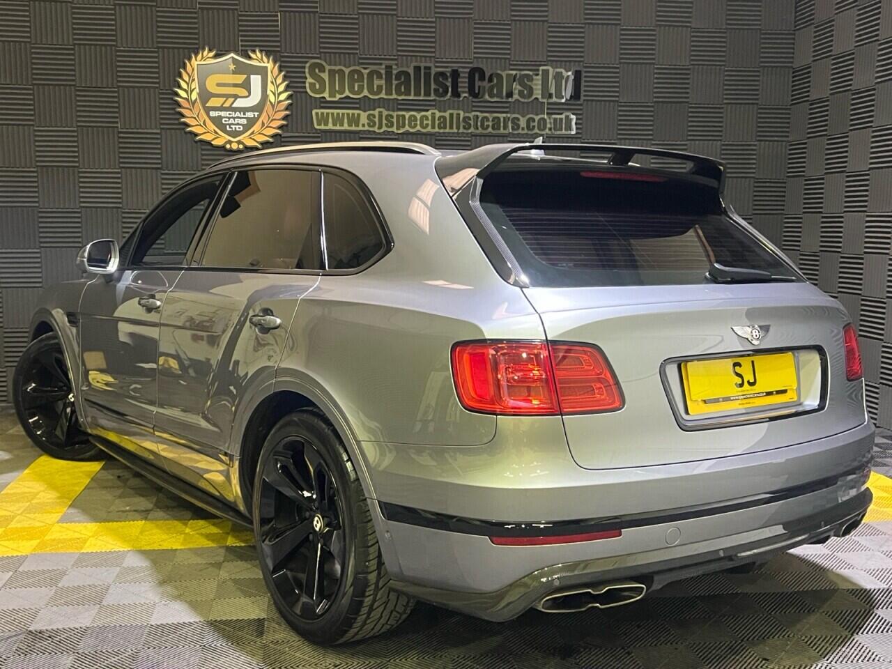 Bentley Bentayga view 6