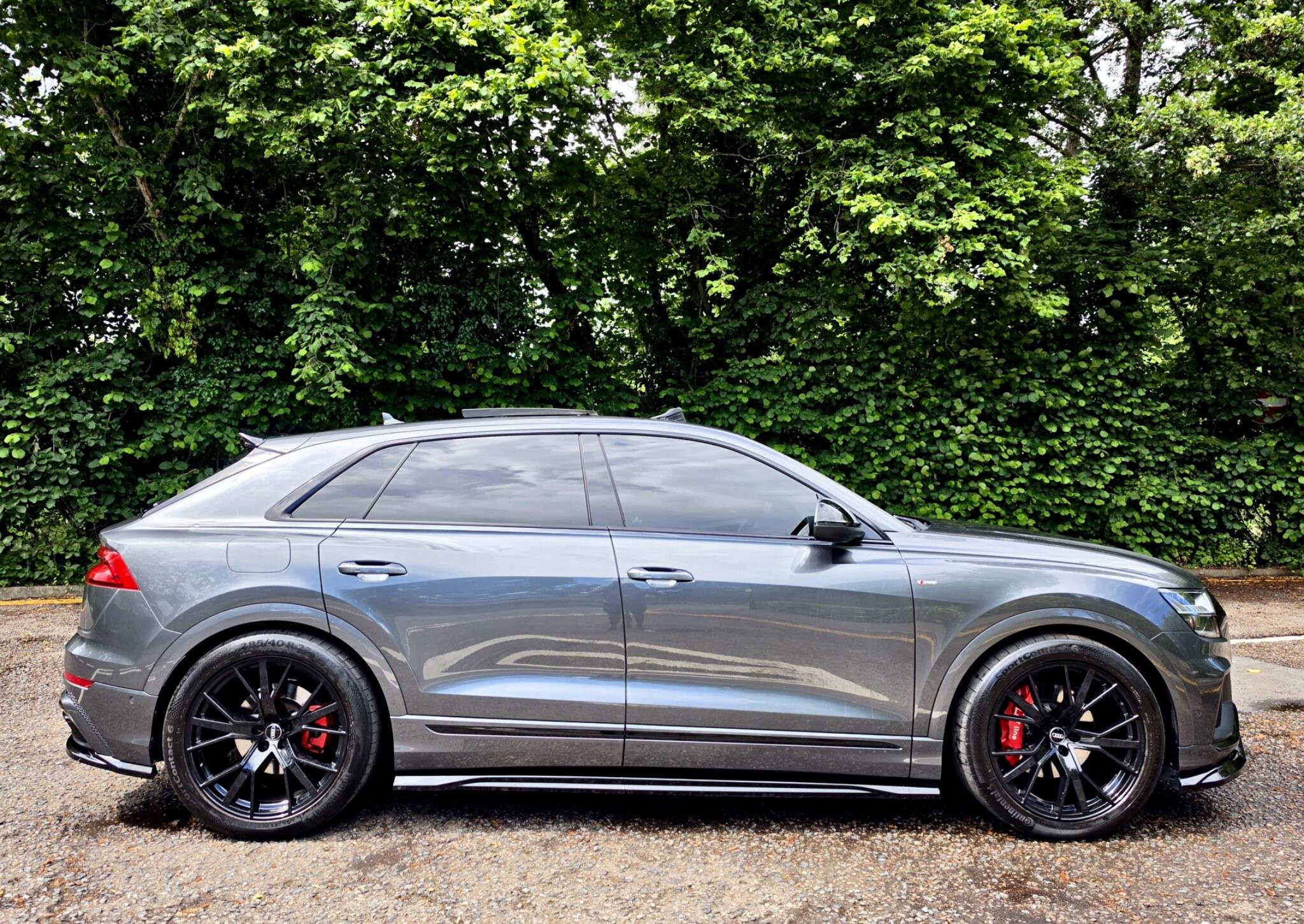 Audi Q8 view 15