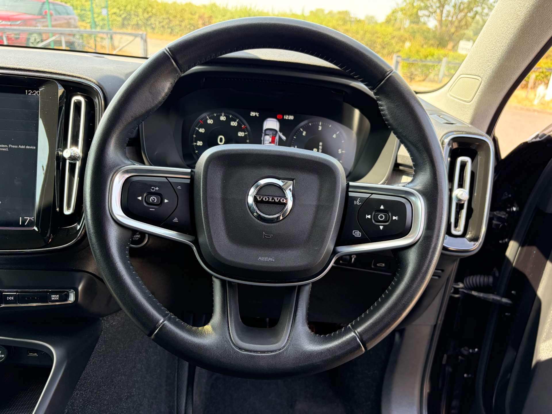 Volvo XC40 view 38