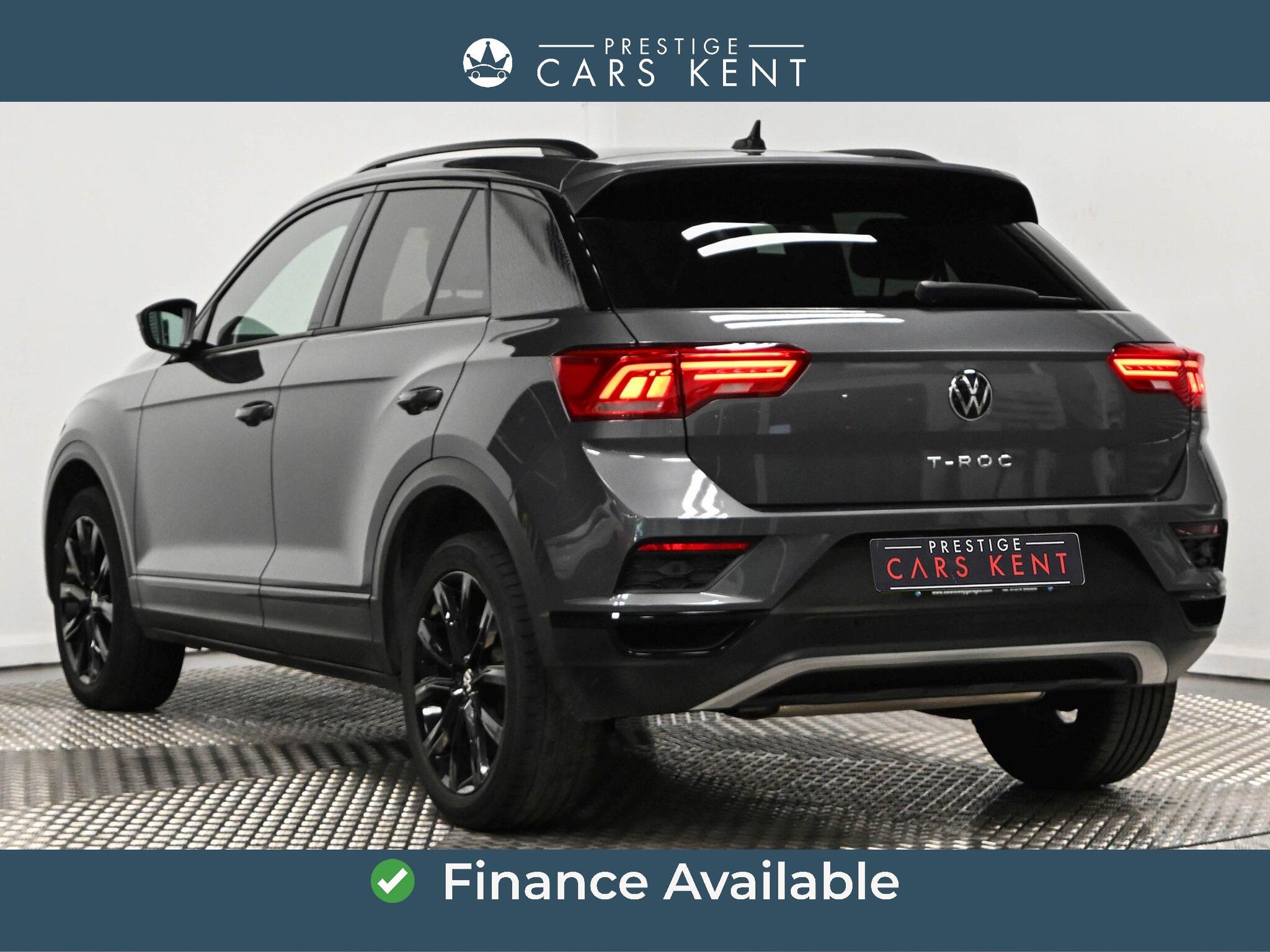 Volkswagen T-Roc view 3