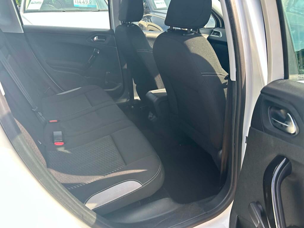 Peugeot 2008 view 13