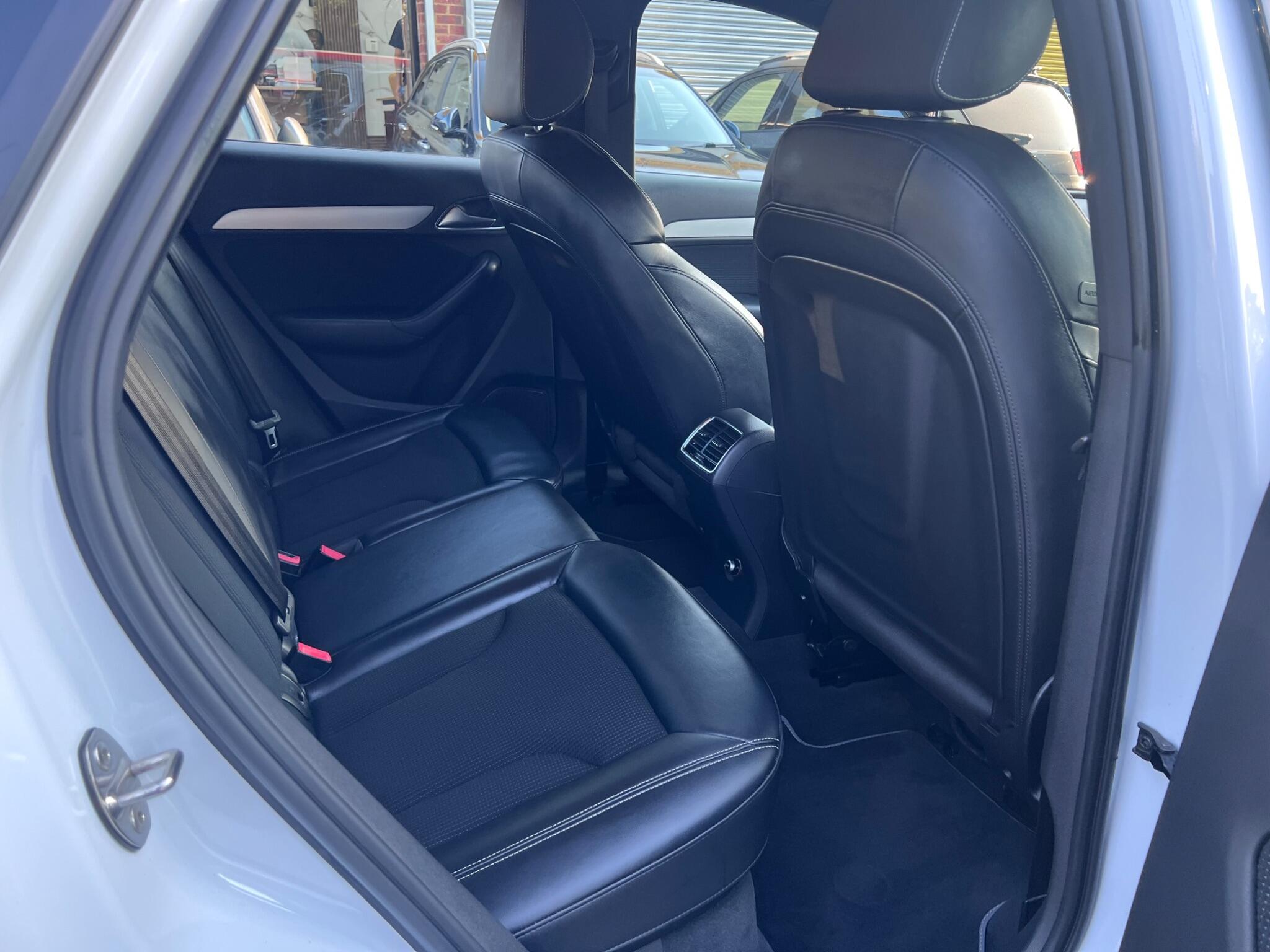 Audi Q3 view 35