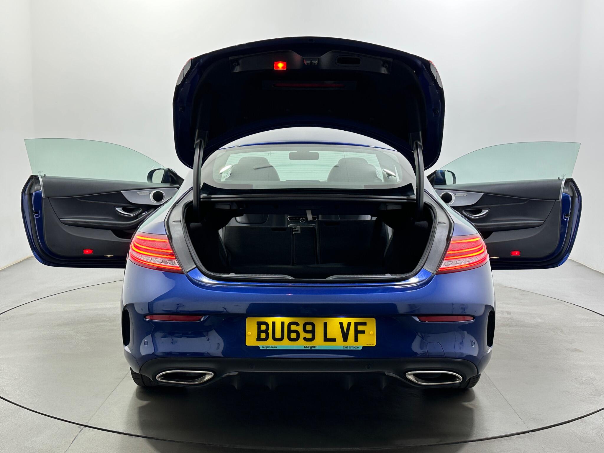 Mercedes-Benz C-Class view 41