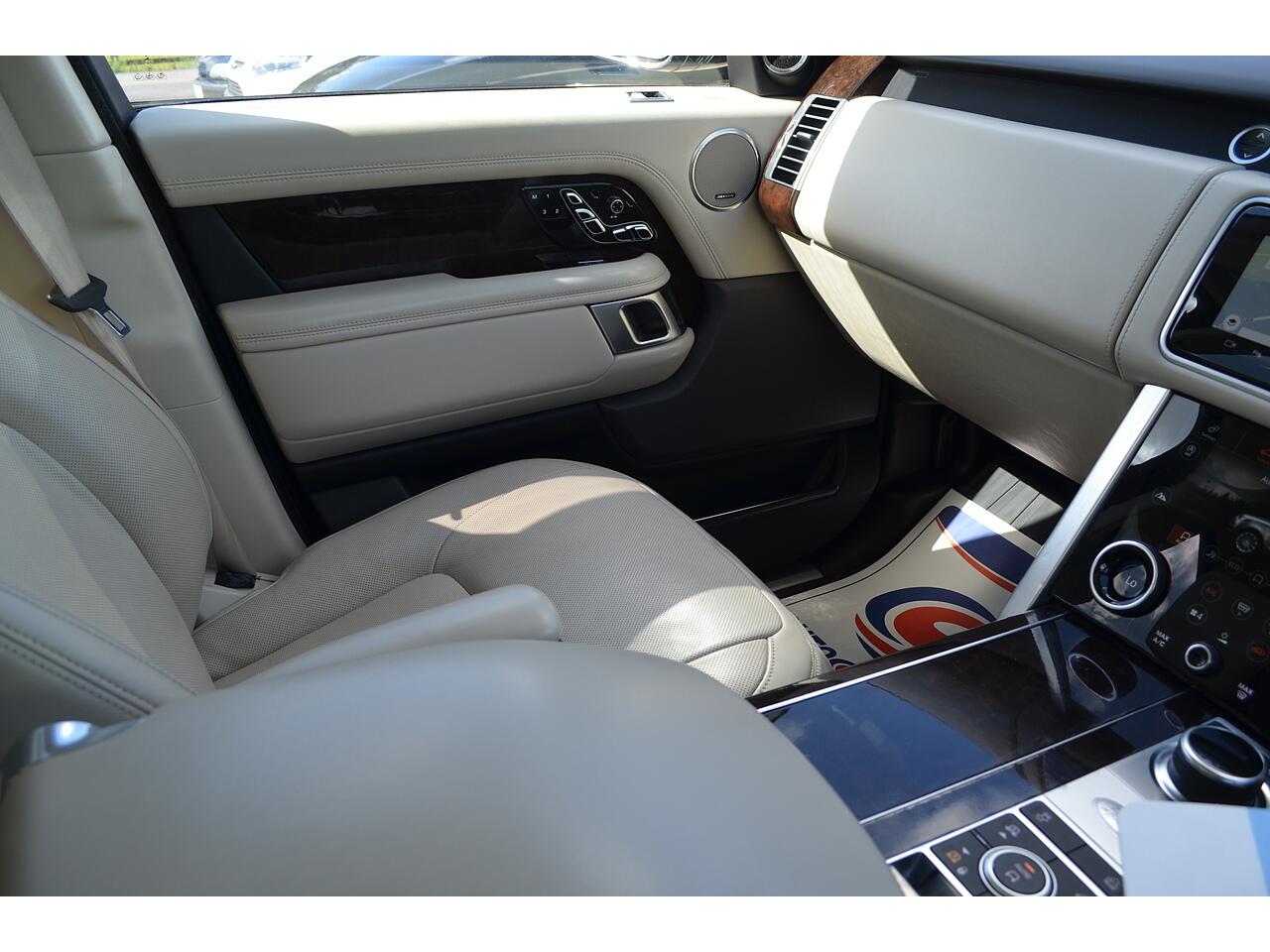 Land Rover Range Rover view 54