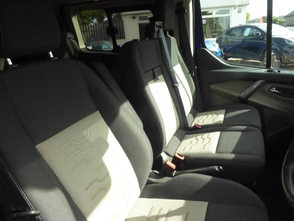 Ford Tourneo Custom view 12