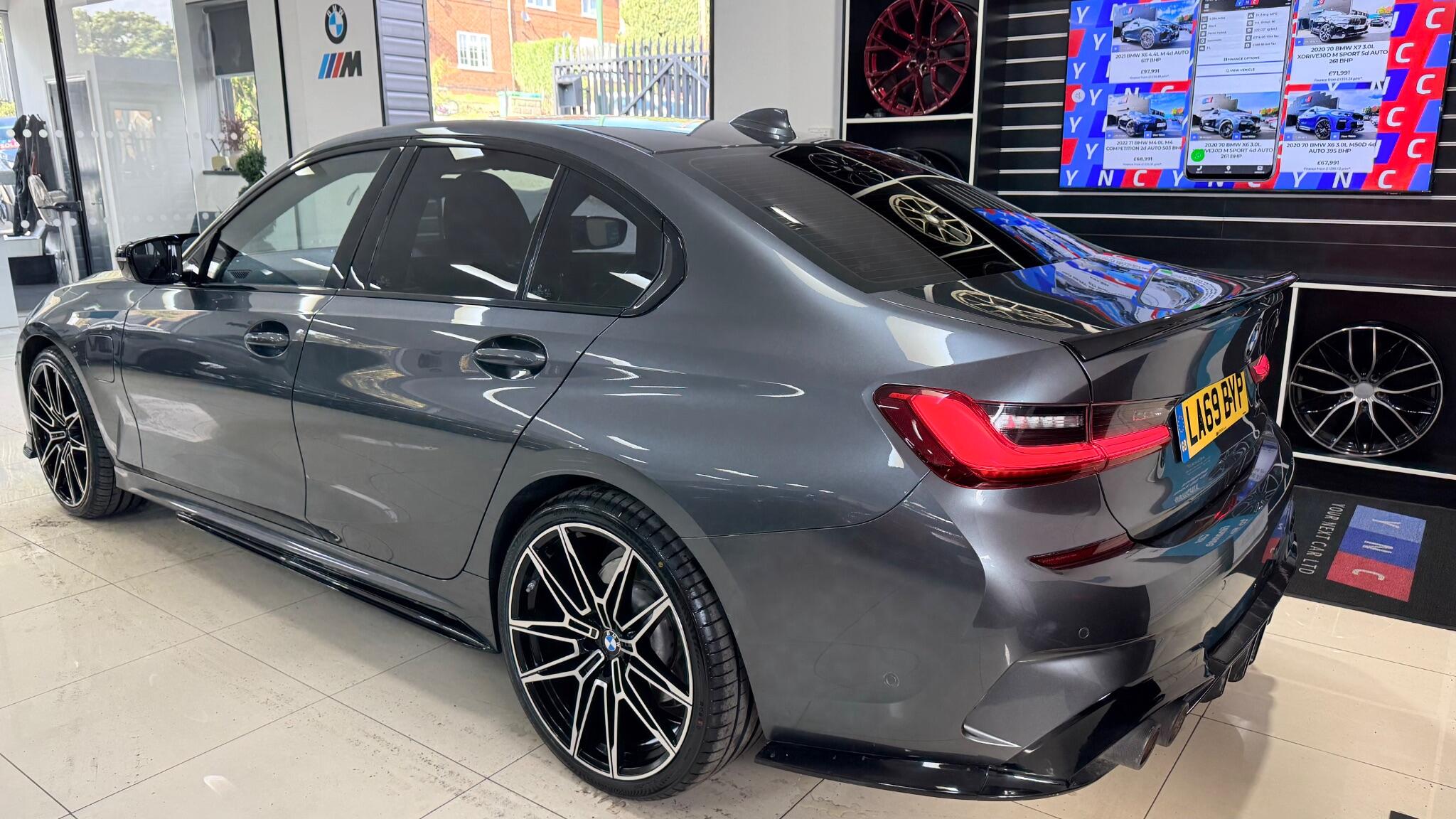 BMW 3 Series view 40
