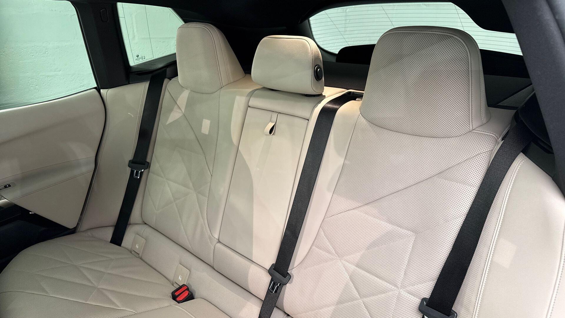 BMW Ix view 12