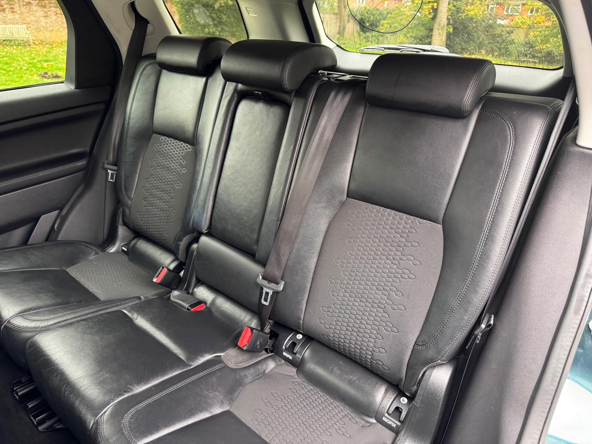 2016 Land Rover Discovery Sport 2.0 TD4 SE Tech 4WD Euro 6 (s/s) 5dr (5 Seat) • 100,000 miles image 3