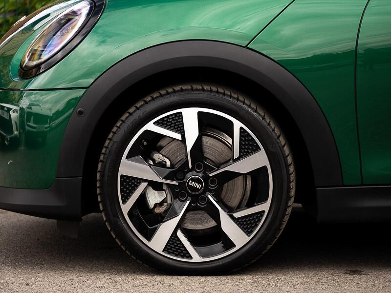 MINI Convertible view 17