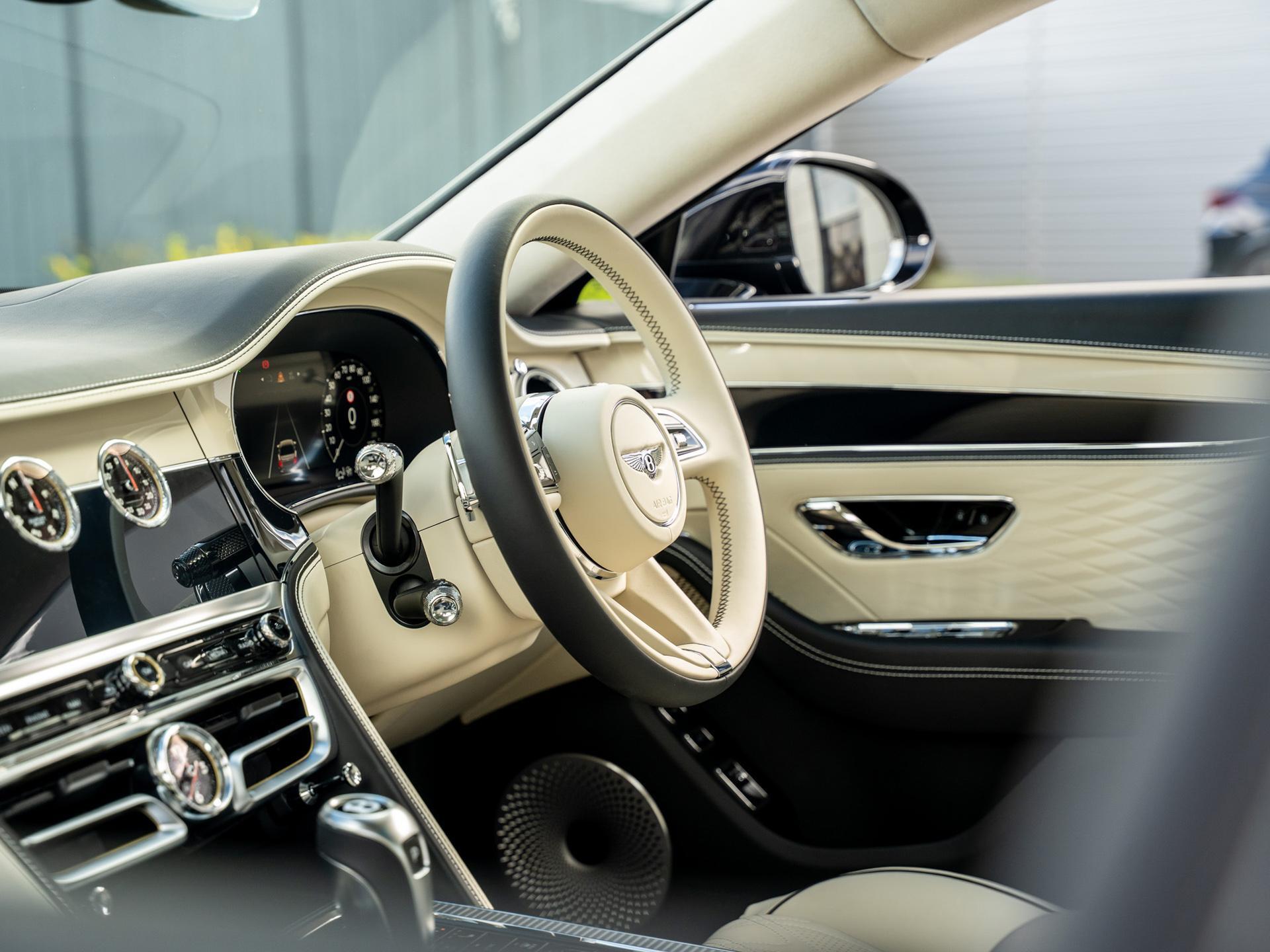 Bentley Flying Spur view 12