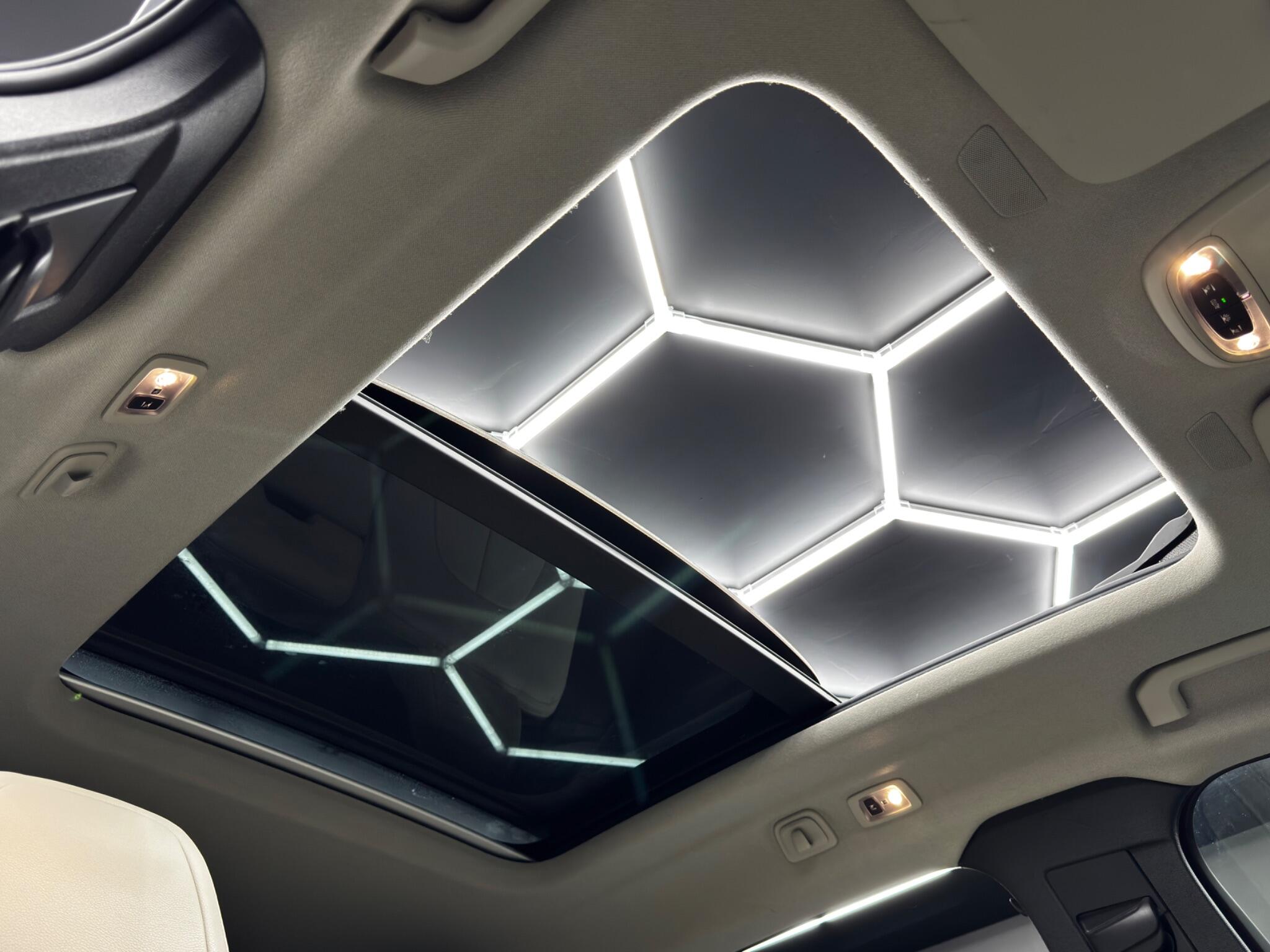 Volvo XC40 view 34