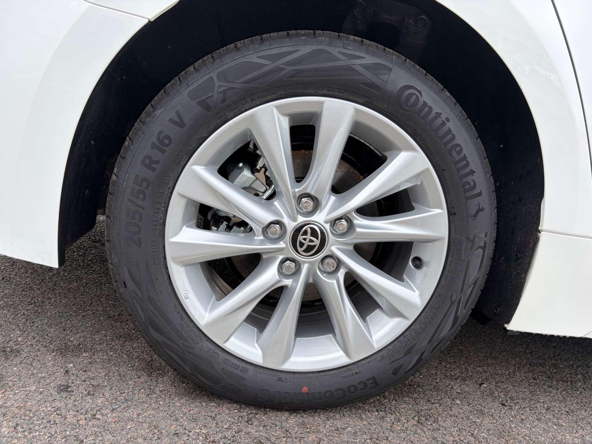 Toyota Corolla view 13